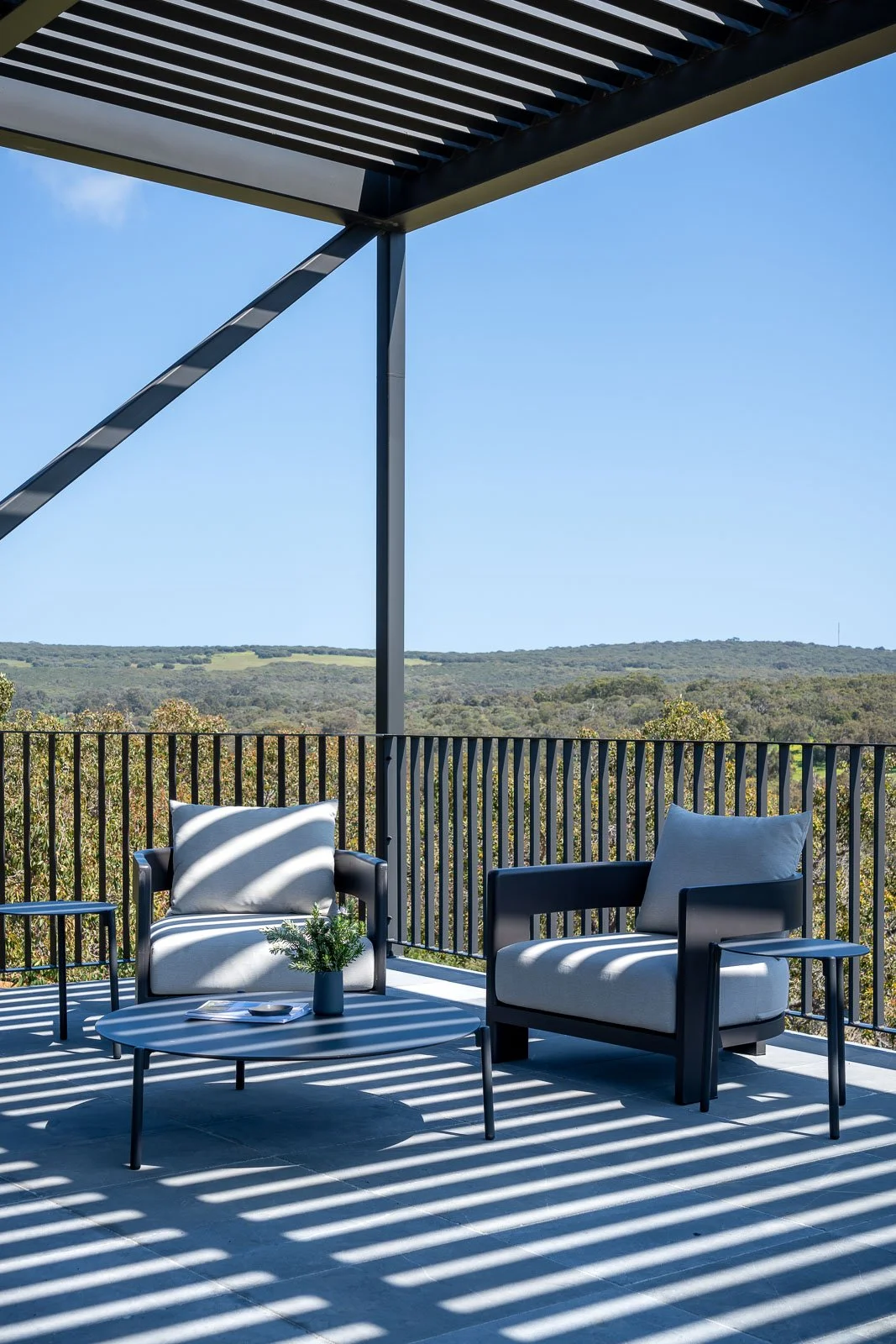 Salisterra-Eagle Bay-External View-02.jpg