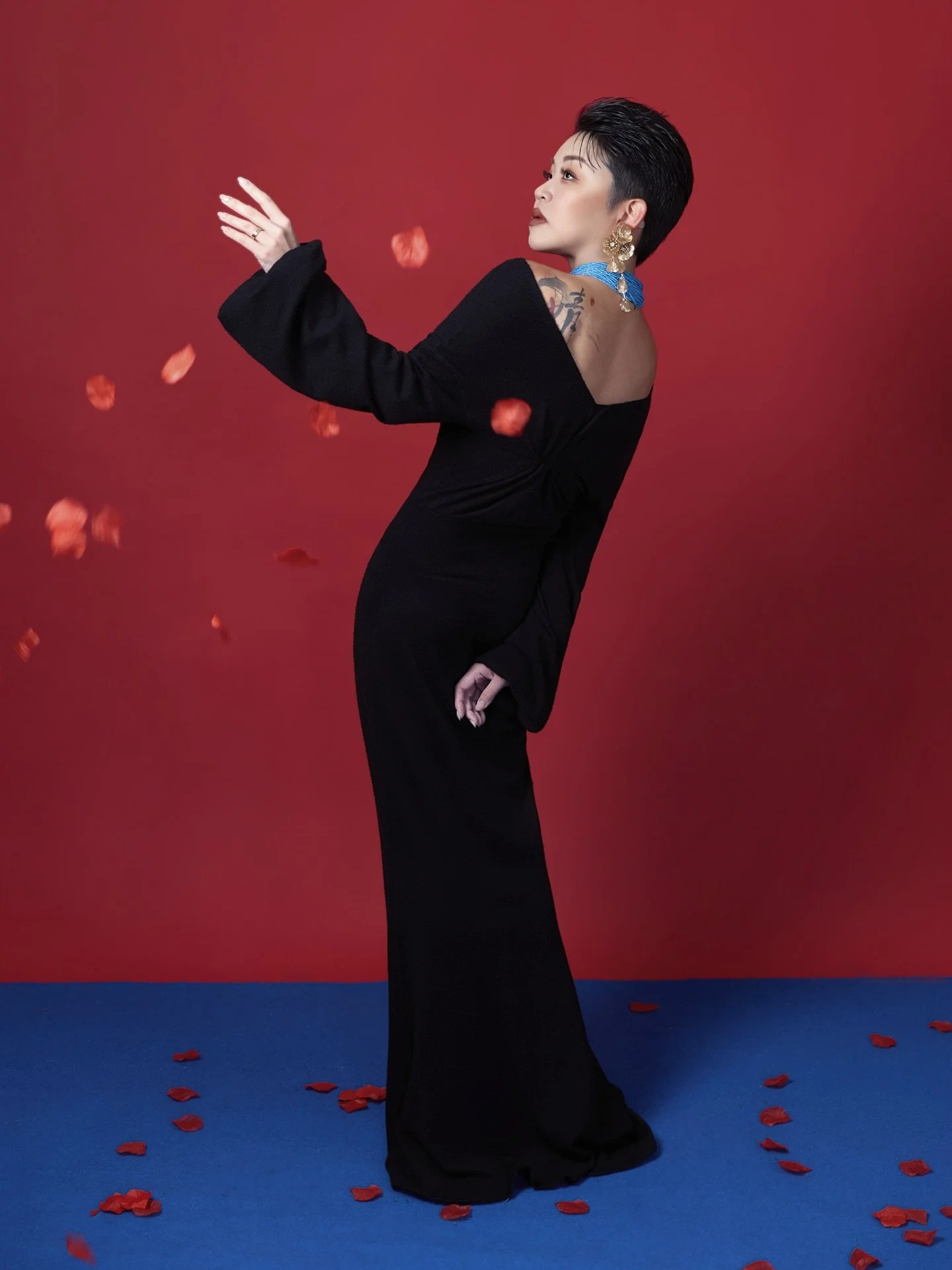 Petals fall. Standards don&rsquo;t.