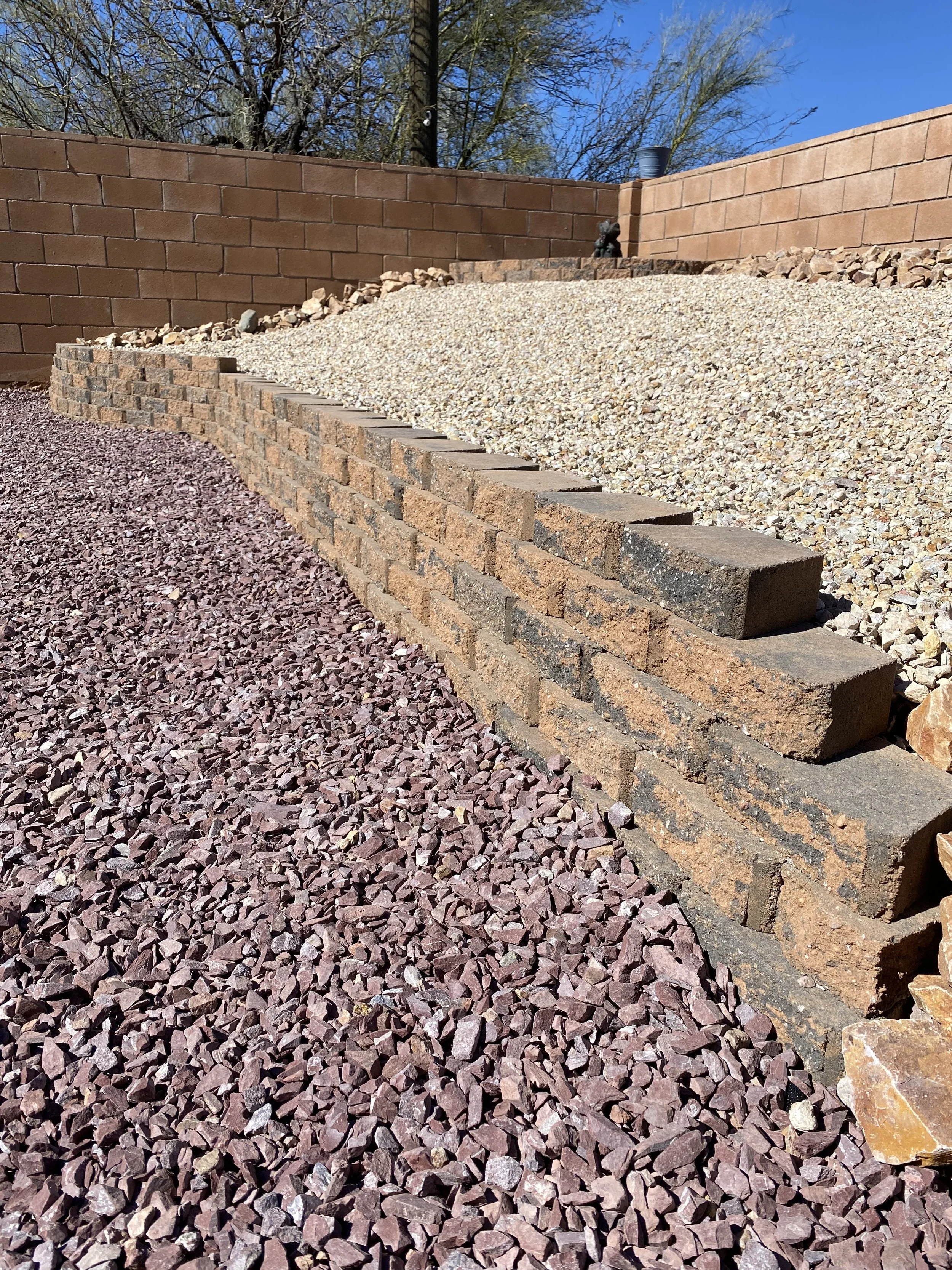 Retaining wall/Decorative Gravel