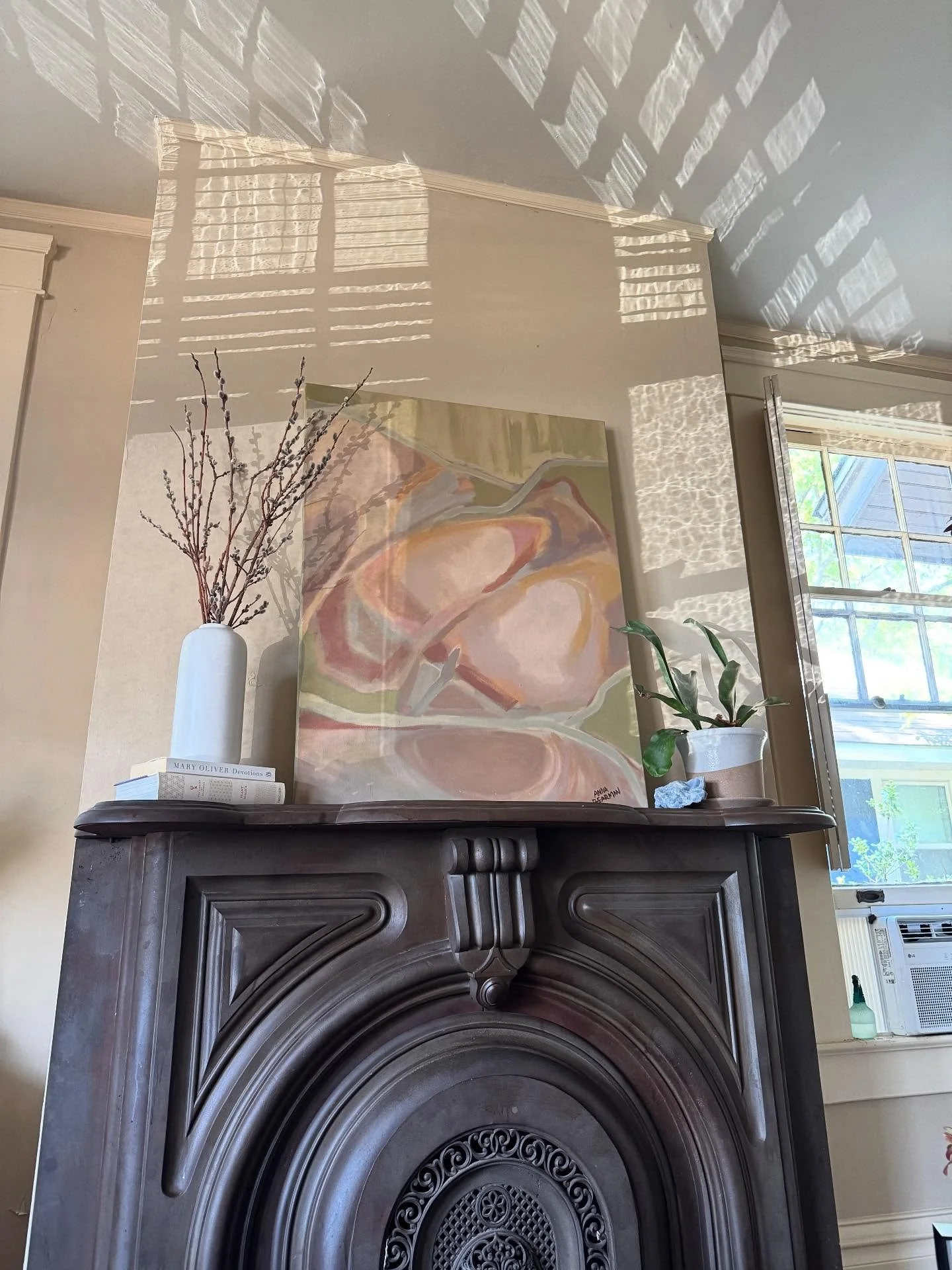 My view from breathwork with a client this morning 😍

Art by @annajbearman 

#memphistherapy #breathwork