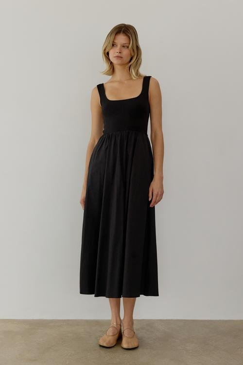 DM1350_BLACK_1_M_1012.jpg
