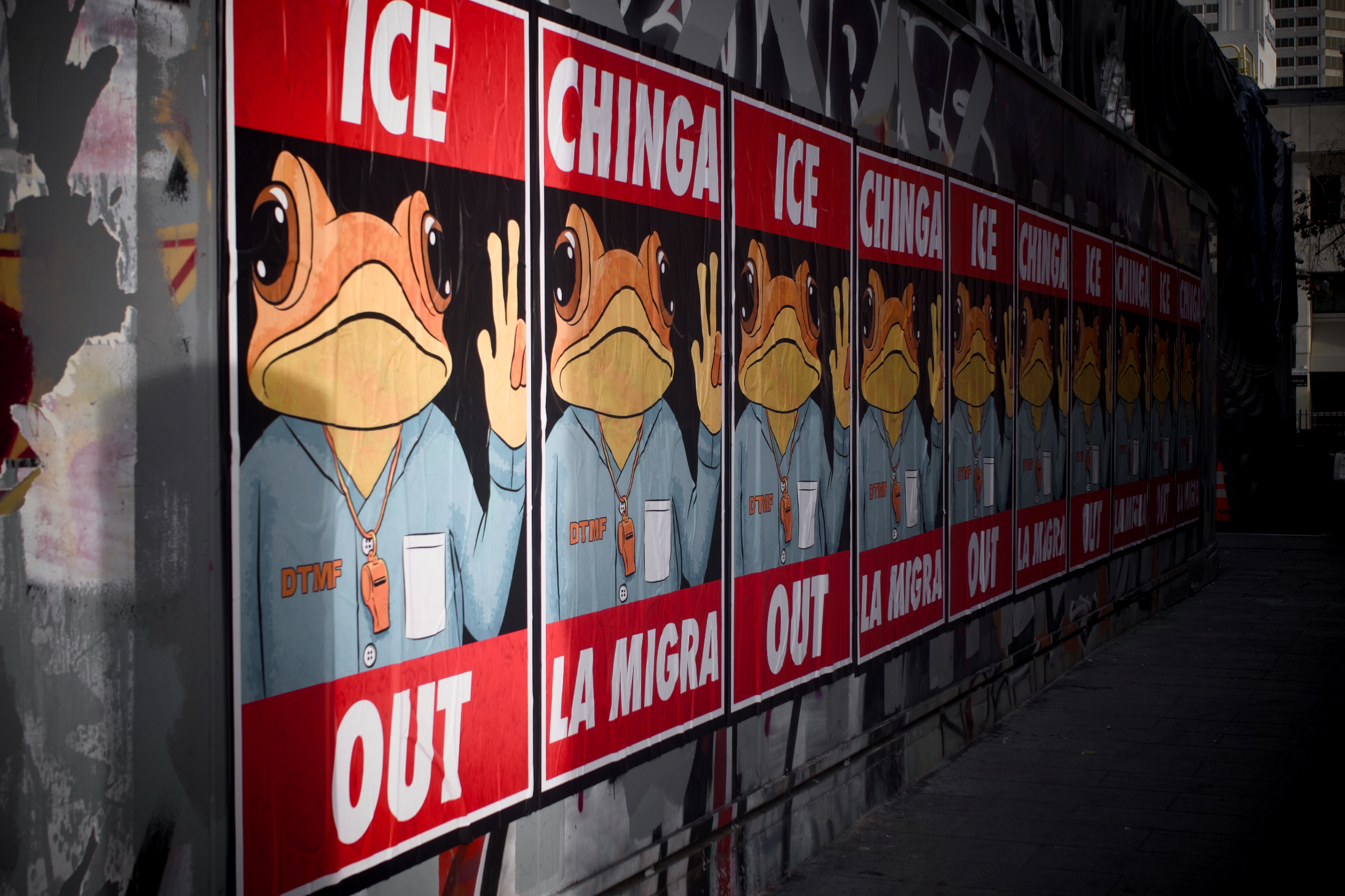 New Wallpaper 🟥⬜️⬛️