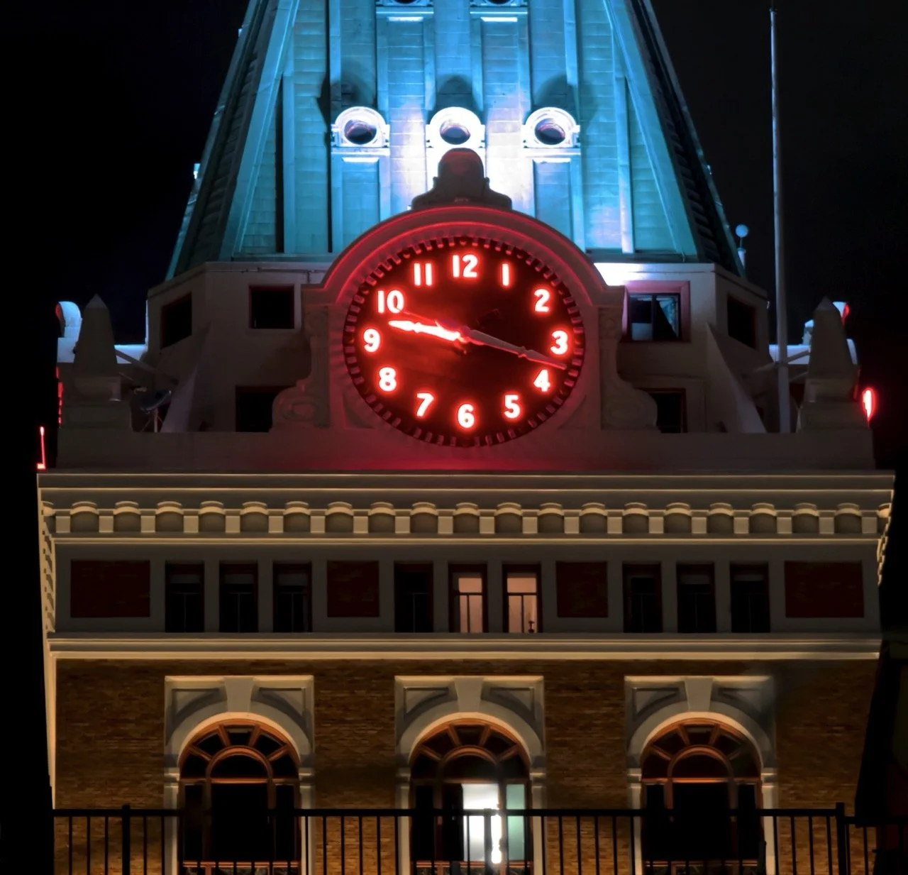  Zero Hour  Measuring Decay Downtown, Oakland, 2023  LUMIX GX85  |  Prime  |  Digital 
