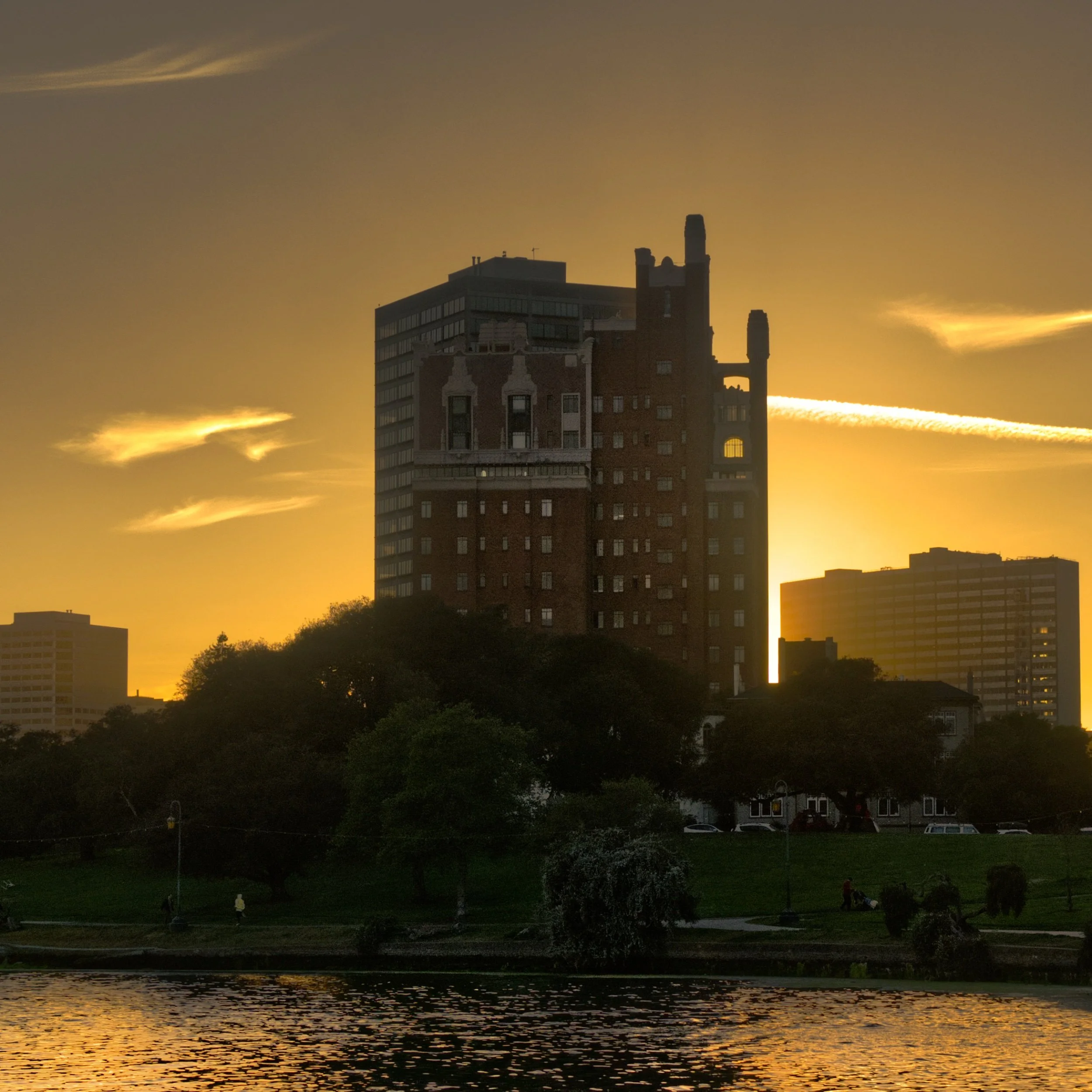  The Bellevue Burn  1929 Silhouette Lake Merritt, Oakland, 2020  LUMIX GX85  |  Telephoto  |  Digital 