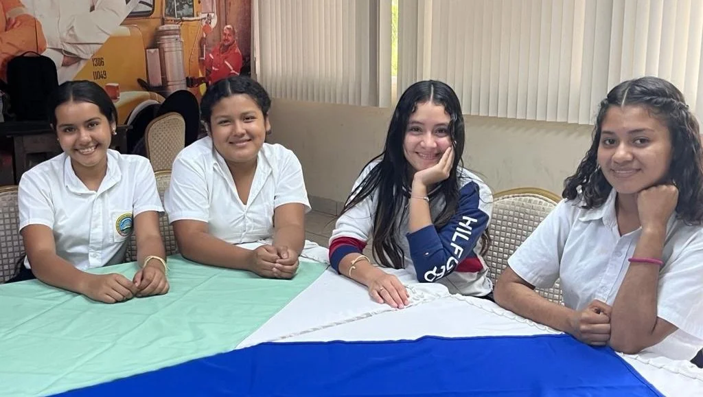 Youth Life Leadership 김미정 박사의 비전 아래 BBL Learning(약칭 BBL)이 운영하는 YLLP는 청소년들이 “나는 내 삶의 저자입니다”라는 핵심 철학을 따라 배움을 통해 리더십을 발휘하고 사회적 영향력을 키우는 프로그램입니다.