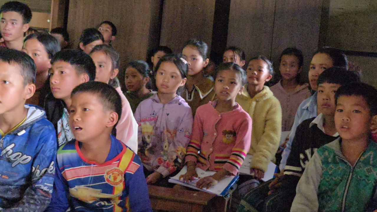 반타중 눈빛.png