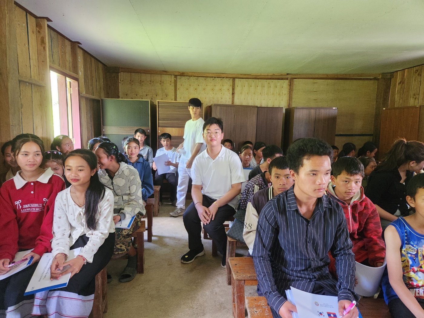 yllp 라오스 교실.jpg