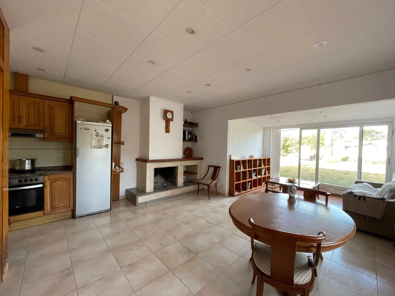 Salon en la casa en Mataró, casas en Barcelona, venta y alquiler.