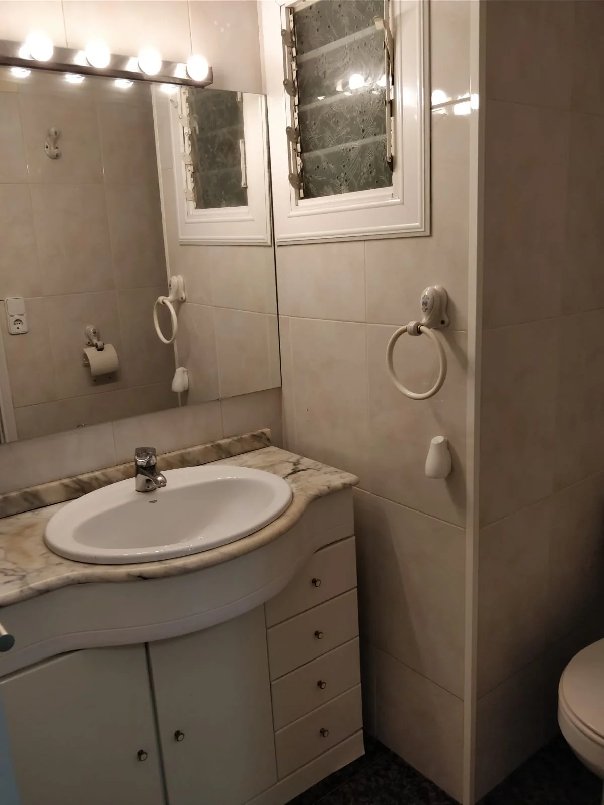 Baño en el piso en Badalona, inmuebles Barcelona.