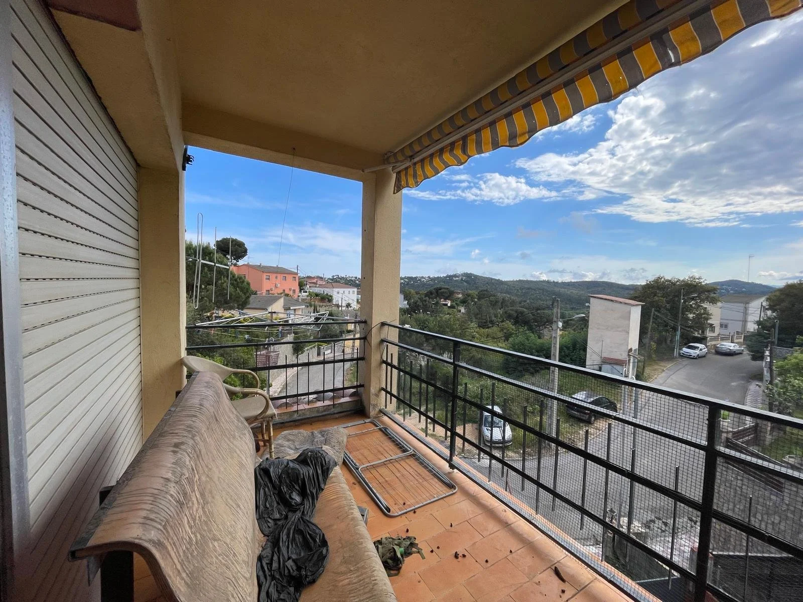 Balcón con vistas, urbanización Aiguaviva park, cerca de Lloret de mar.