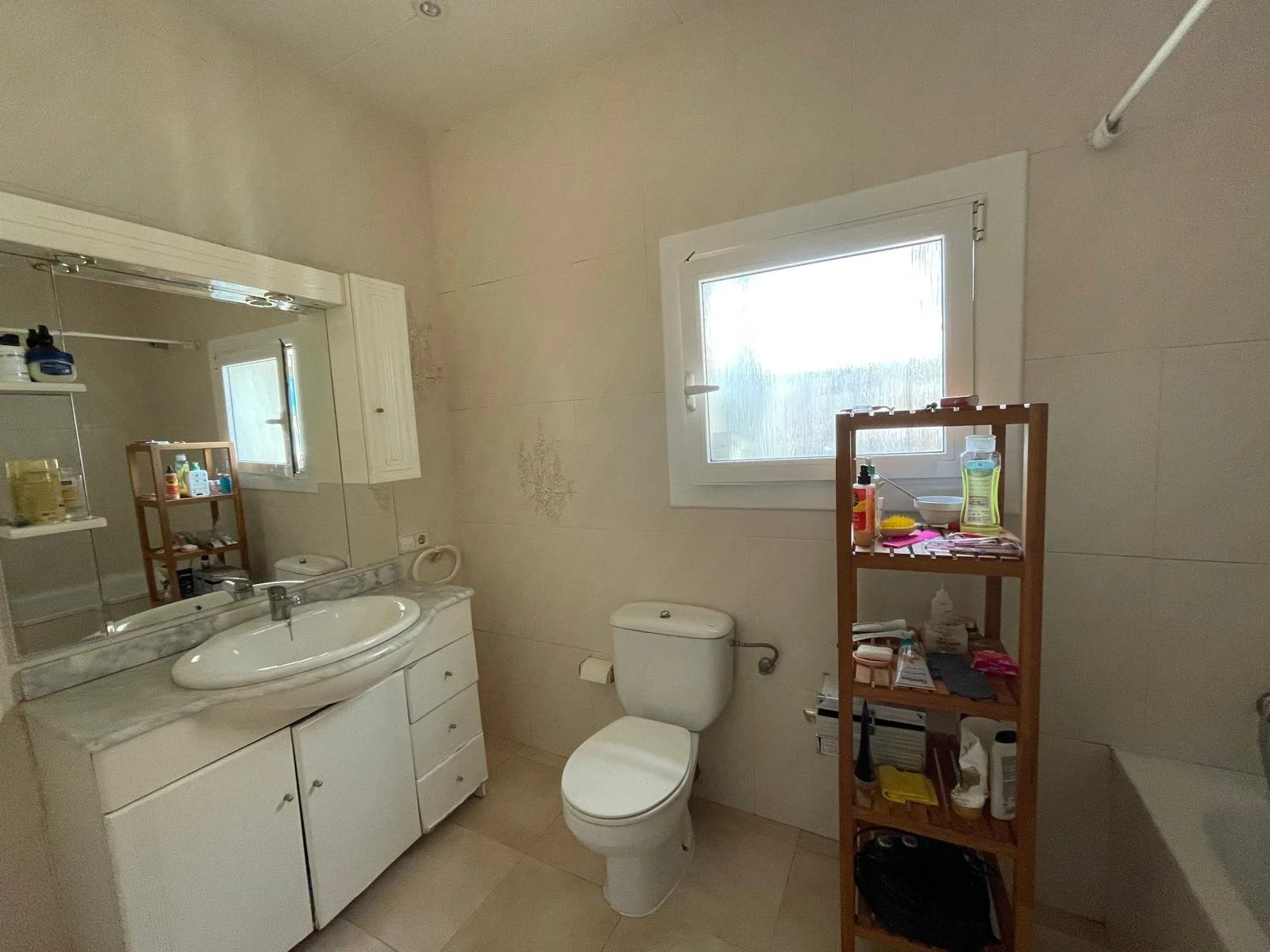 Baño en la casa en Mataró, casas en Barcelona, venta.