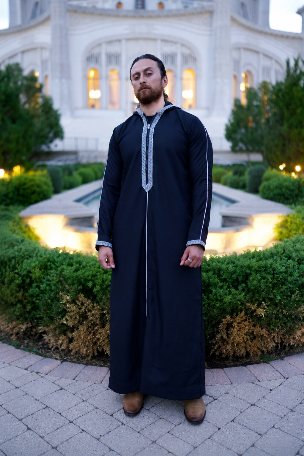 Noir Sultan Thobe