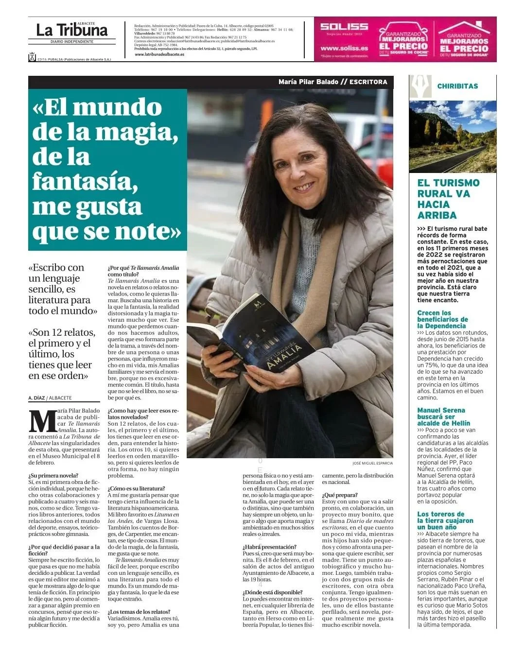 imagen de periodico señora con libro