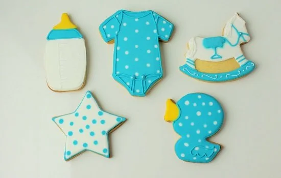 Baby Shower Cookies - What a cute idea for your baby shower.... Cookies can be individually bagged and can be created in colours of your choice
