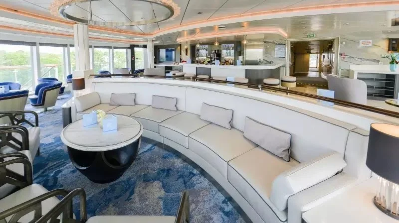 ocean explorer Observation Lounge.jpeg