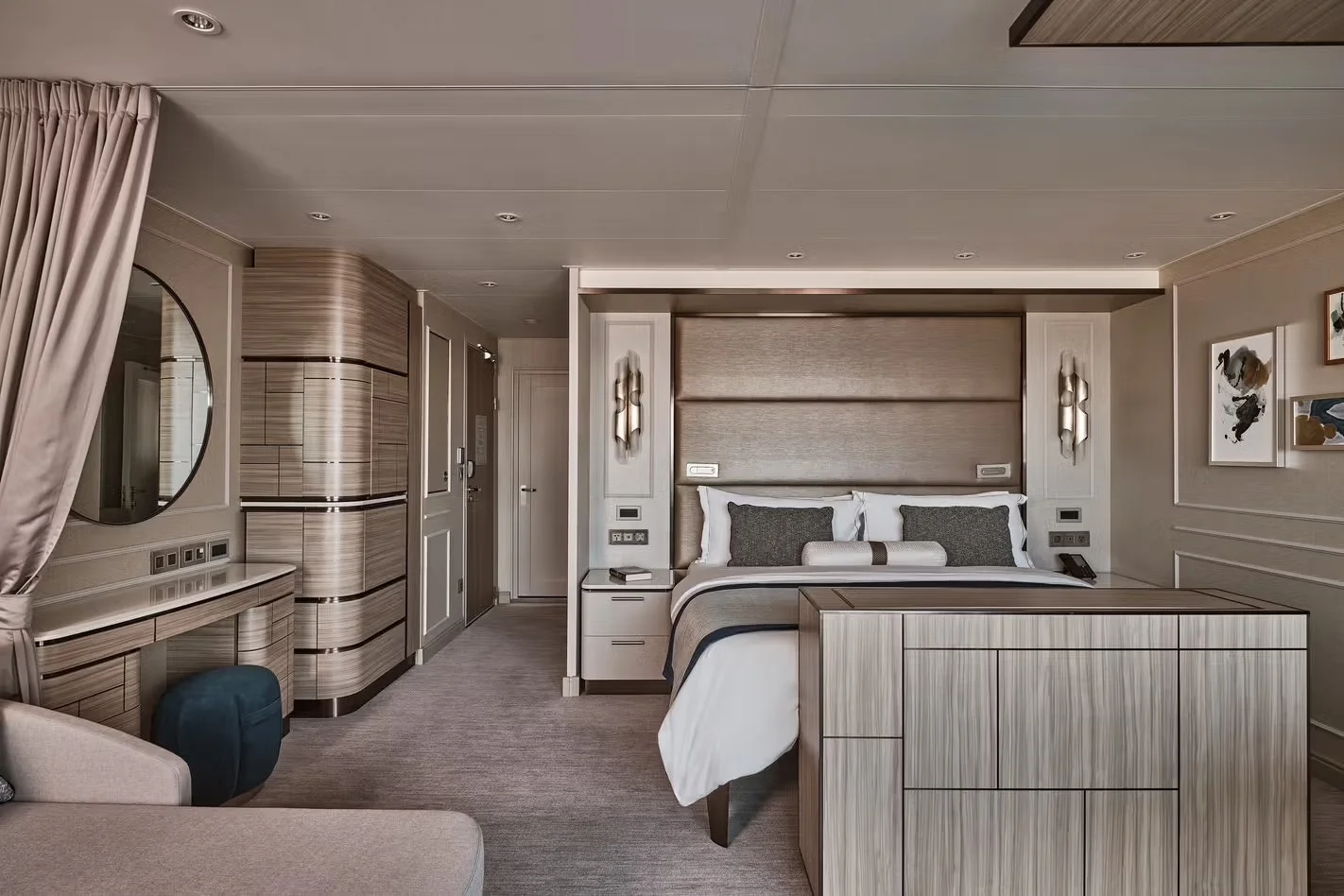Silver Suite 3.jpeg