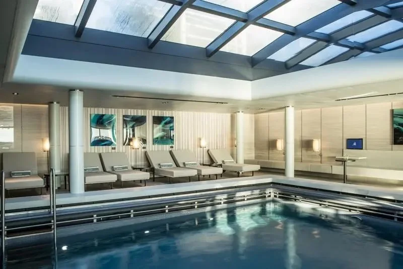 webimage-48CHARCOT-TRI21-100773_Shooting-Deco_CDT-Charcot_Piscine-interieur-PONANT-Gilles-Trillard.jpeg