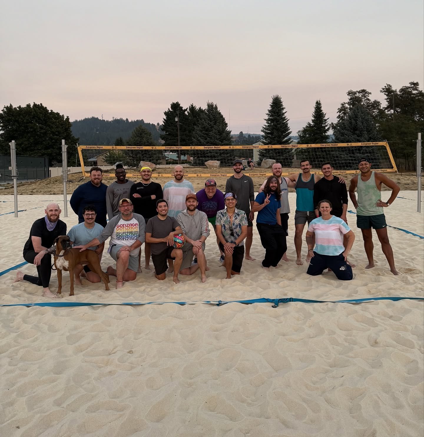 We still think it&rsquo;s summer!! 

#lgbtq 
#volleyball
#queersports