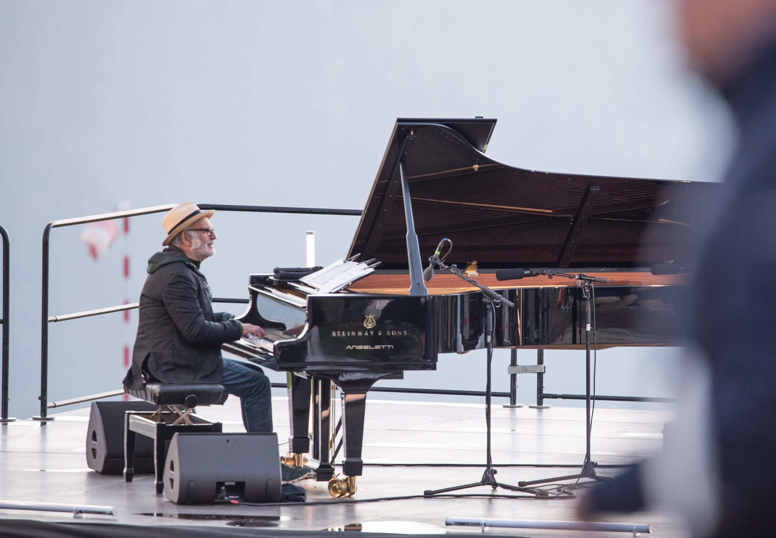 Ludovico Einaudi - Klavierkonzert€€Ludovico Einaudi - concerto