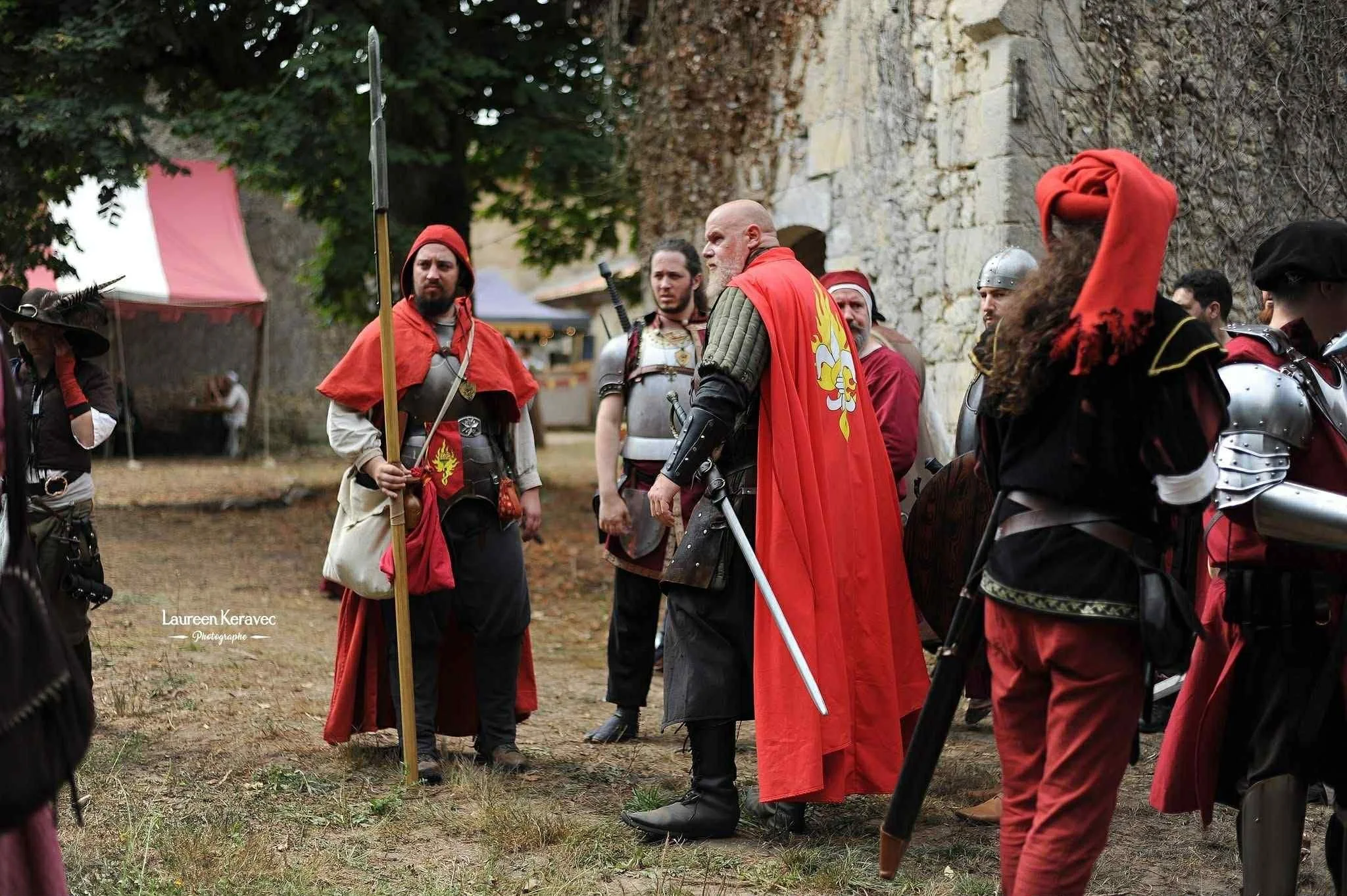 Cape d'inspiration mousquetaire peinte à la main de blason GN  prime 2025