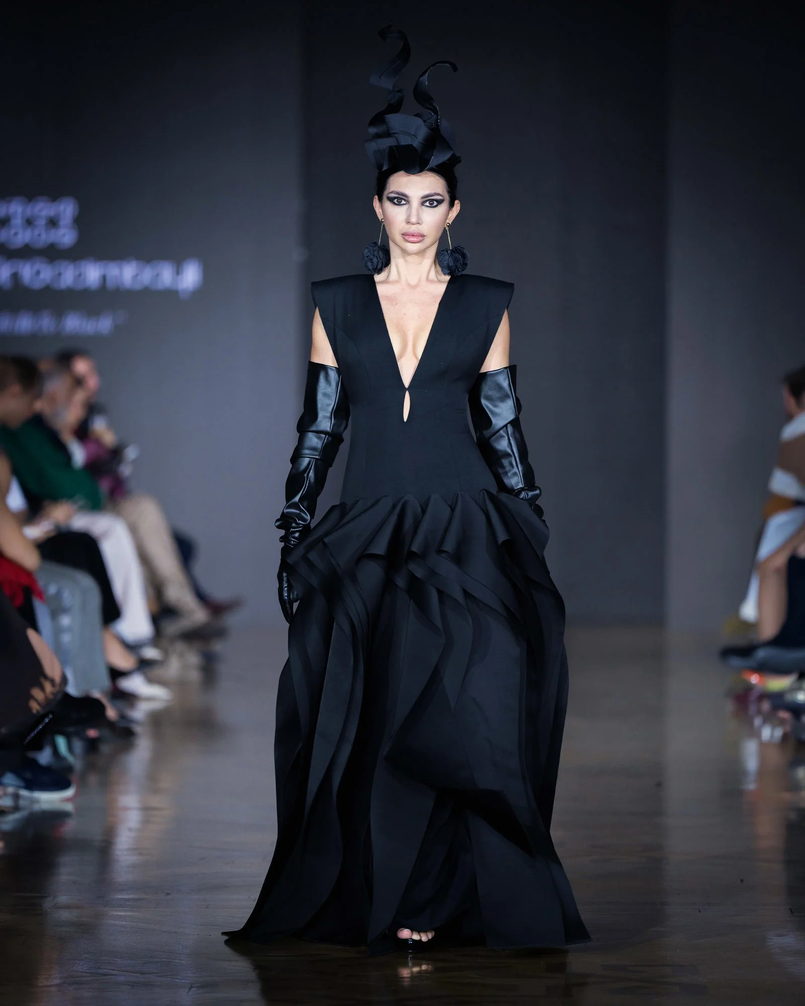 LOOK 27