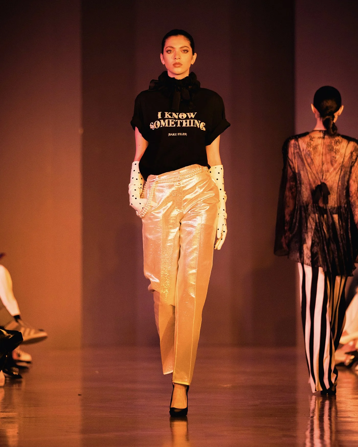 LOOK 18
