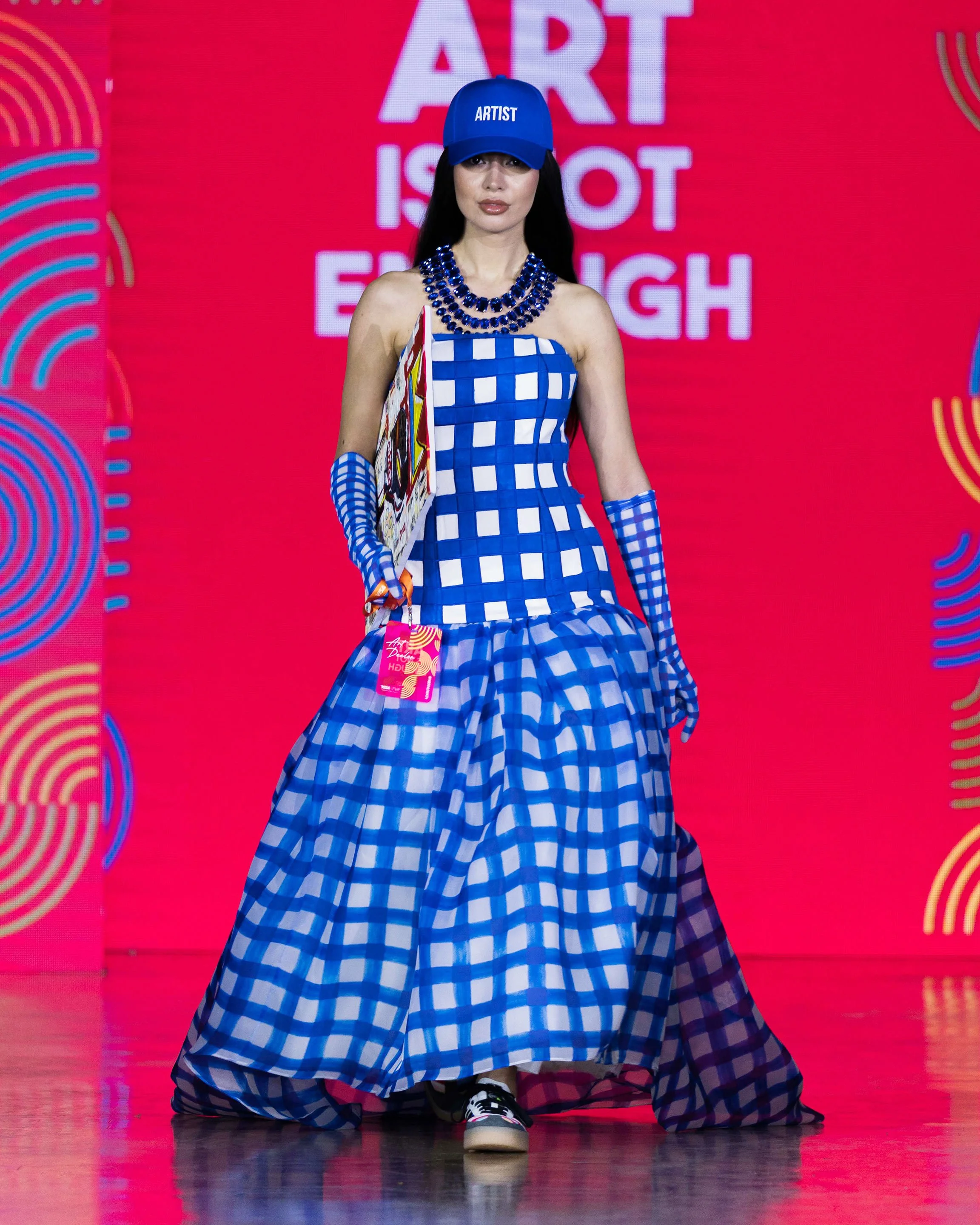 LOOK 17