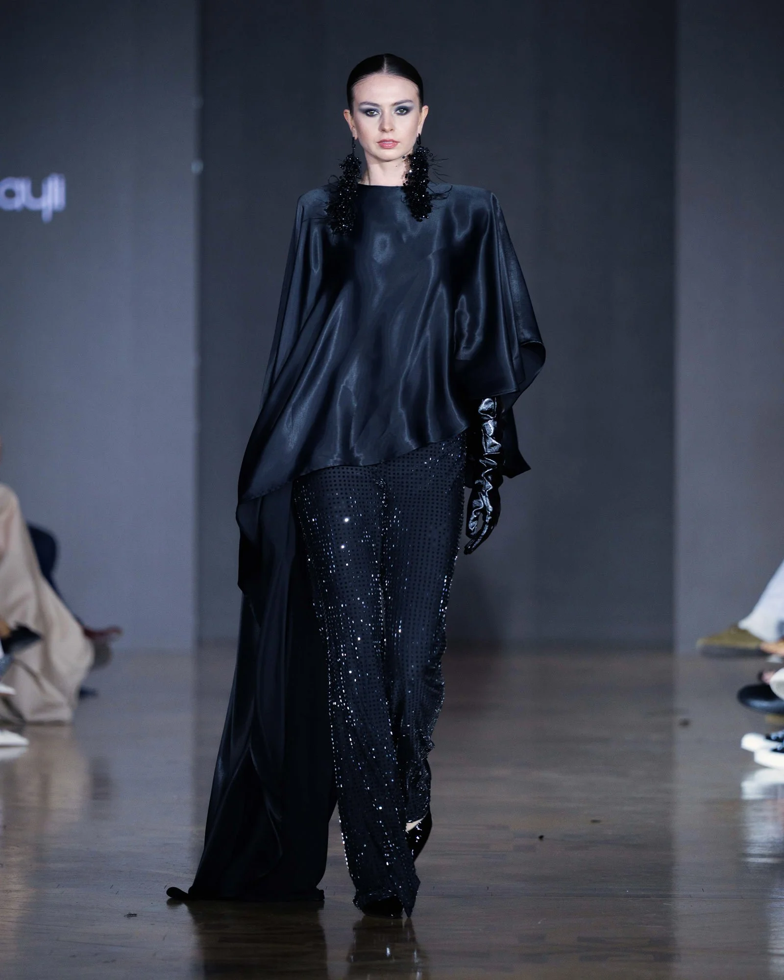 LOOK 18