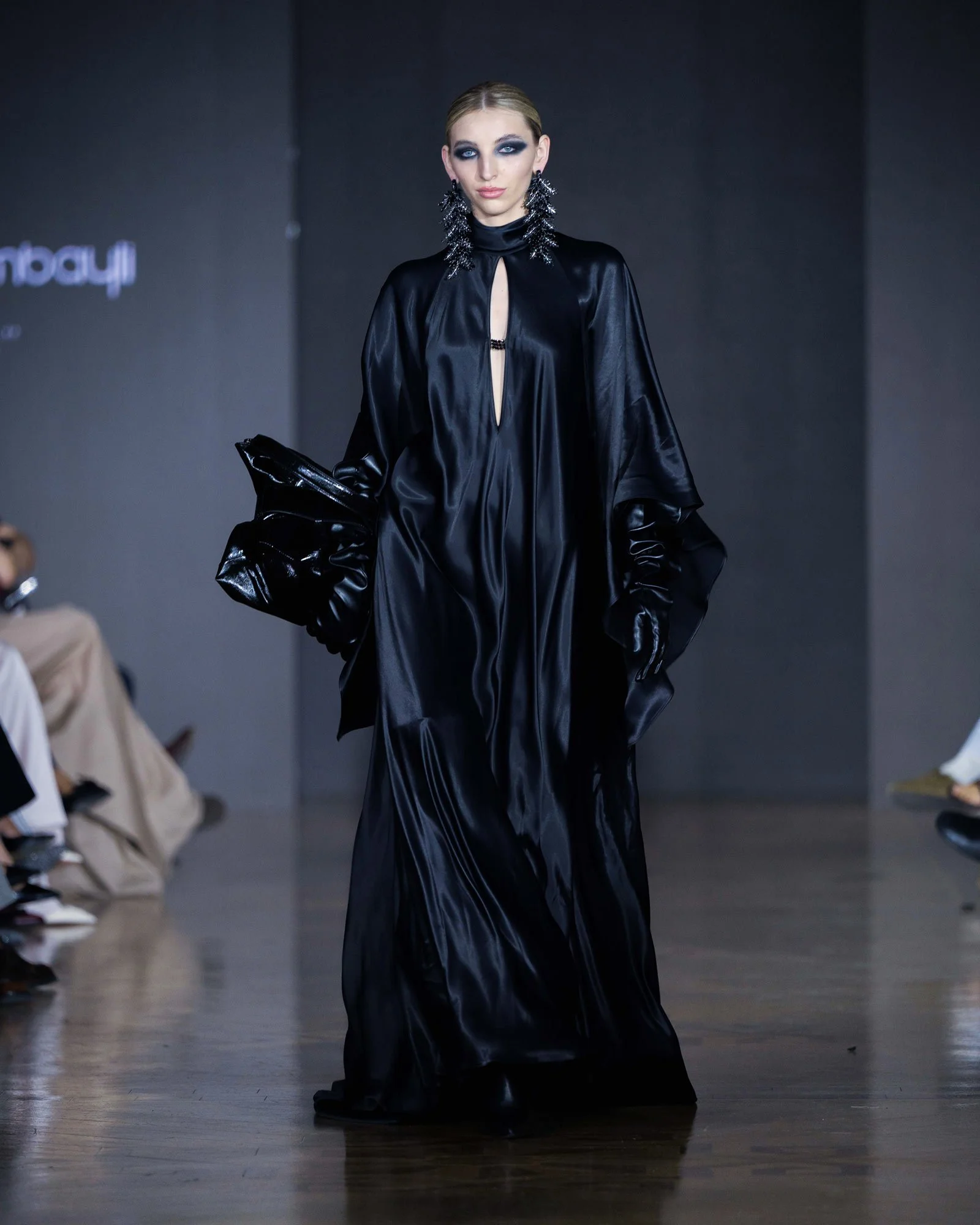 LOOK 22
