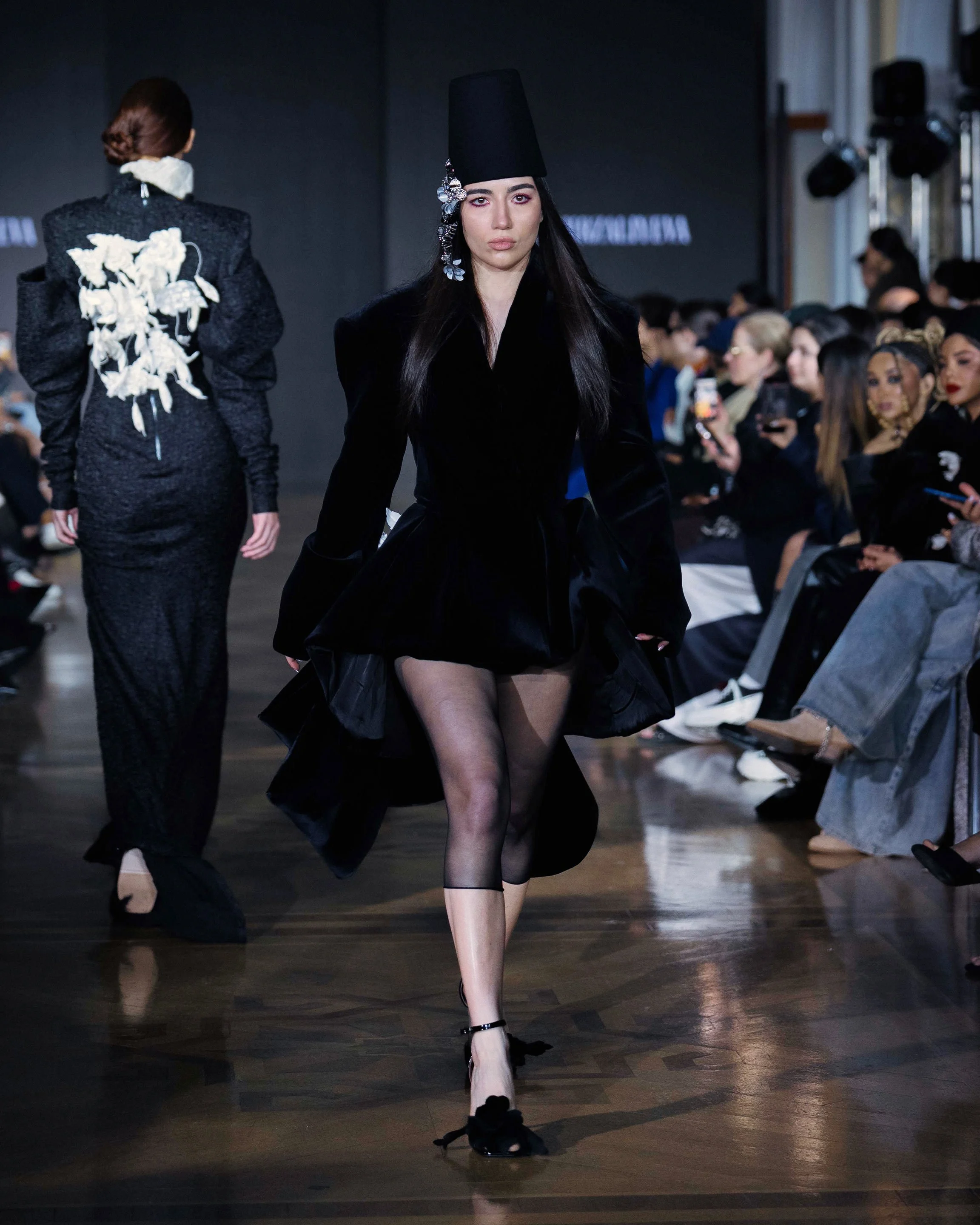 LOOK 8