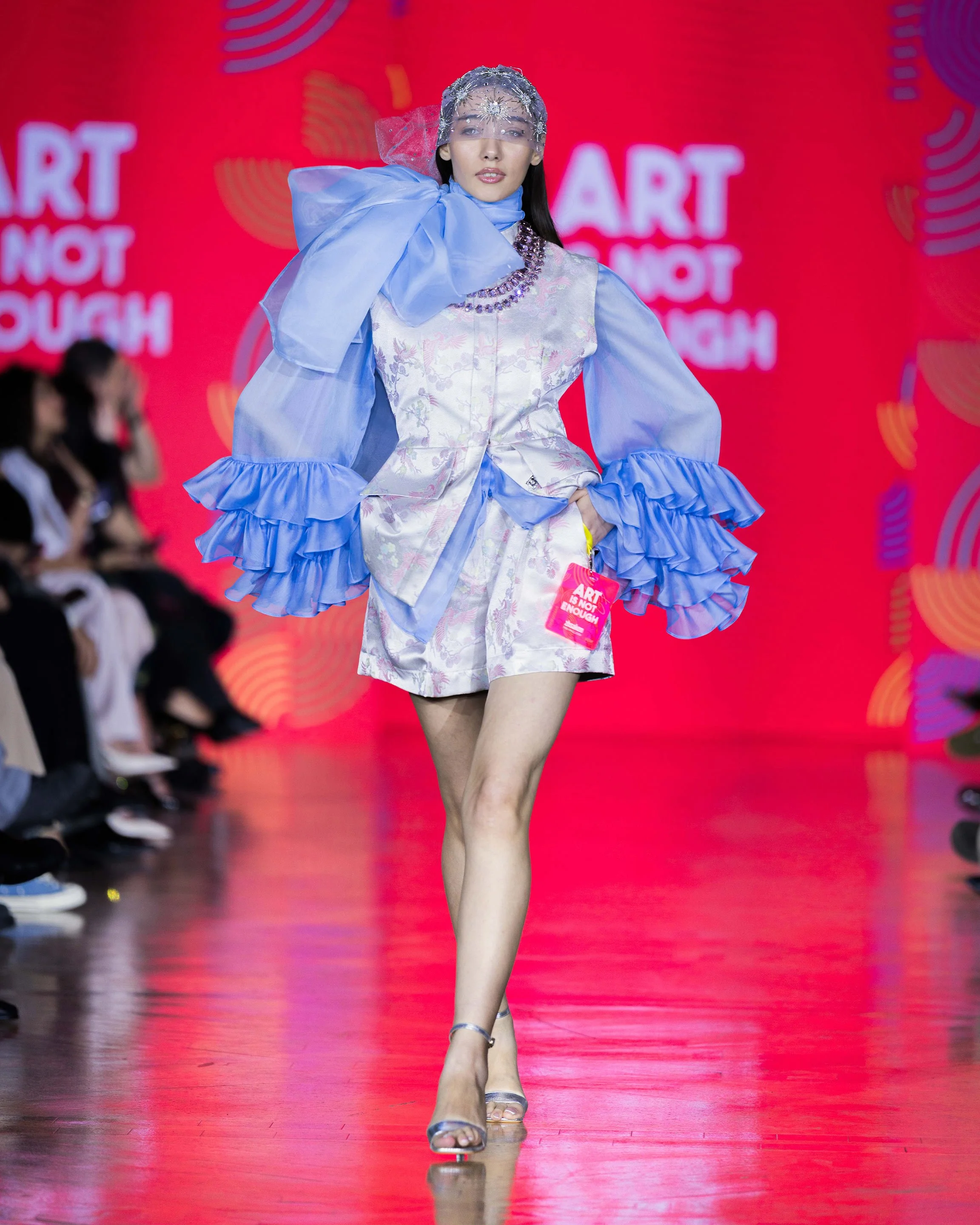 LOOK 8