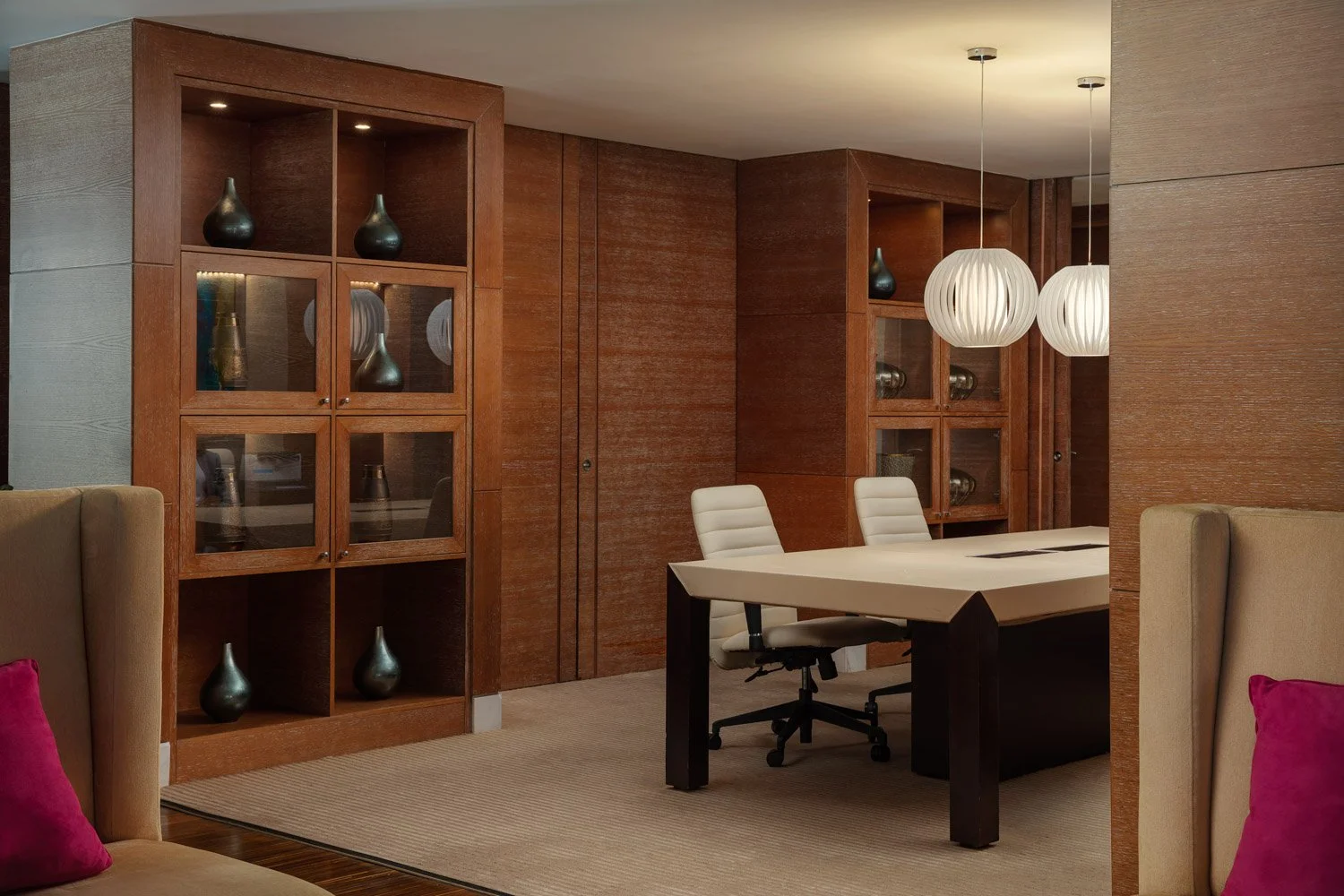 JW_GYDJW_executive_lounge_02.jpg
