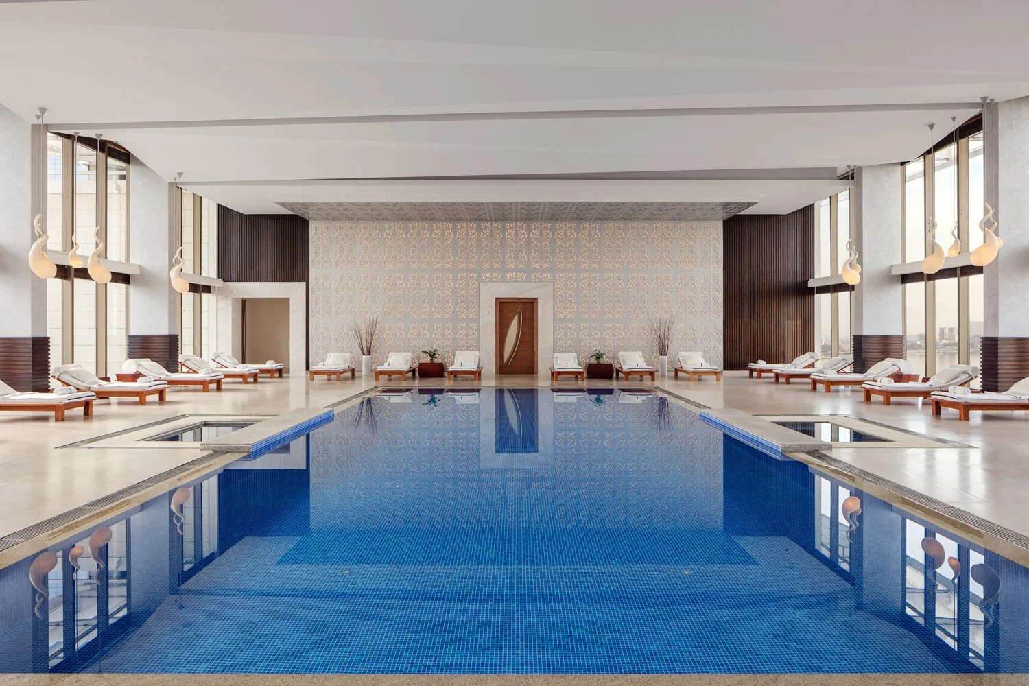 JW_GYDJW_spa_pool_day.jpg