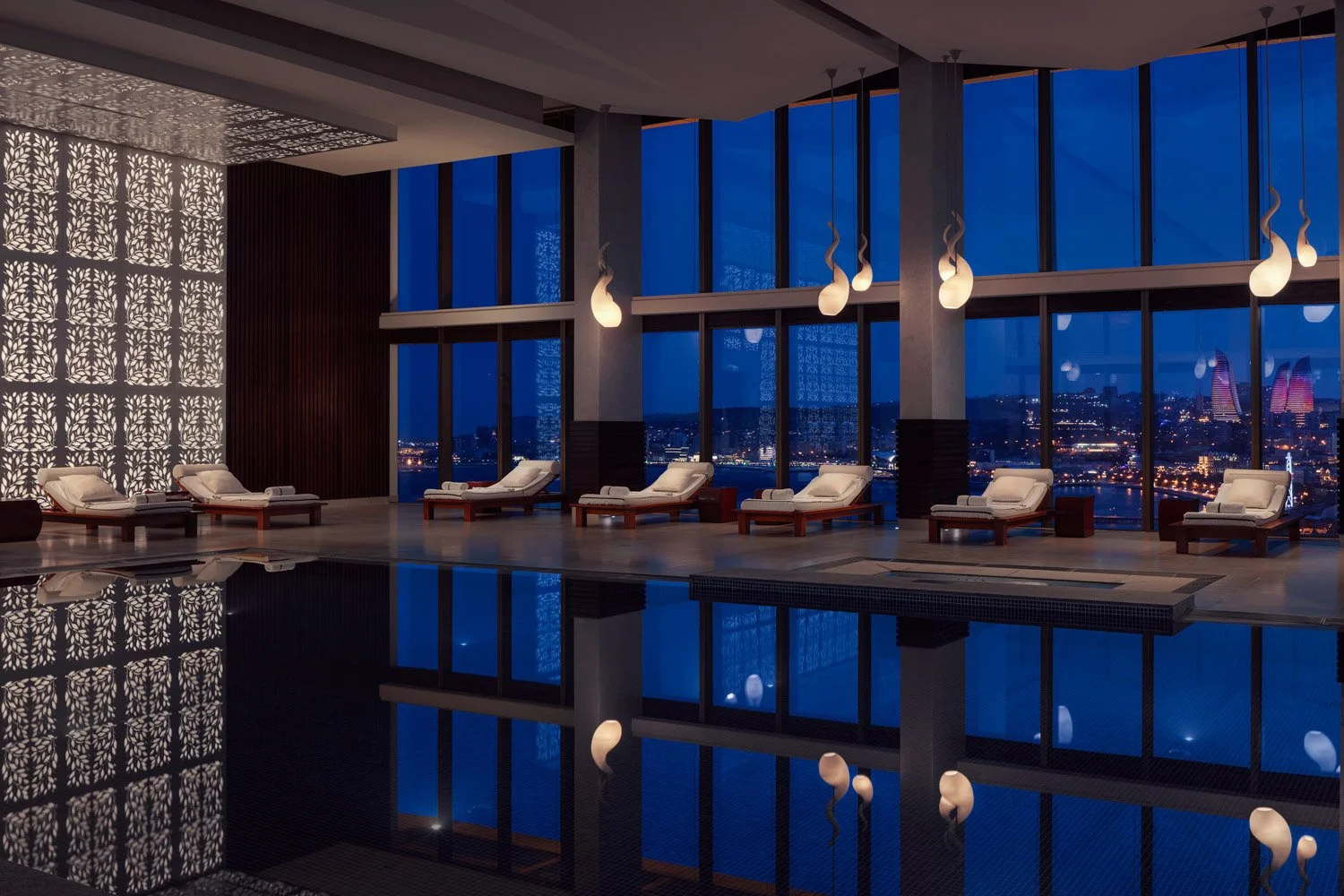 JW_GYDJW_spa_pool_night.jpg