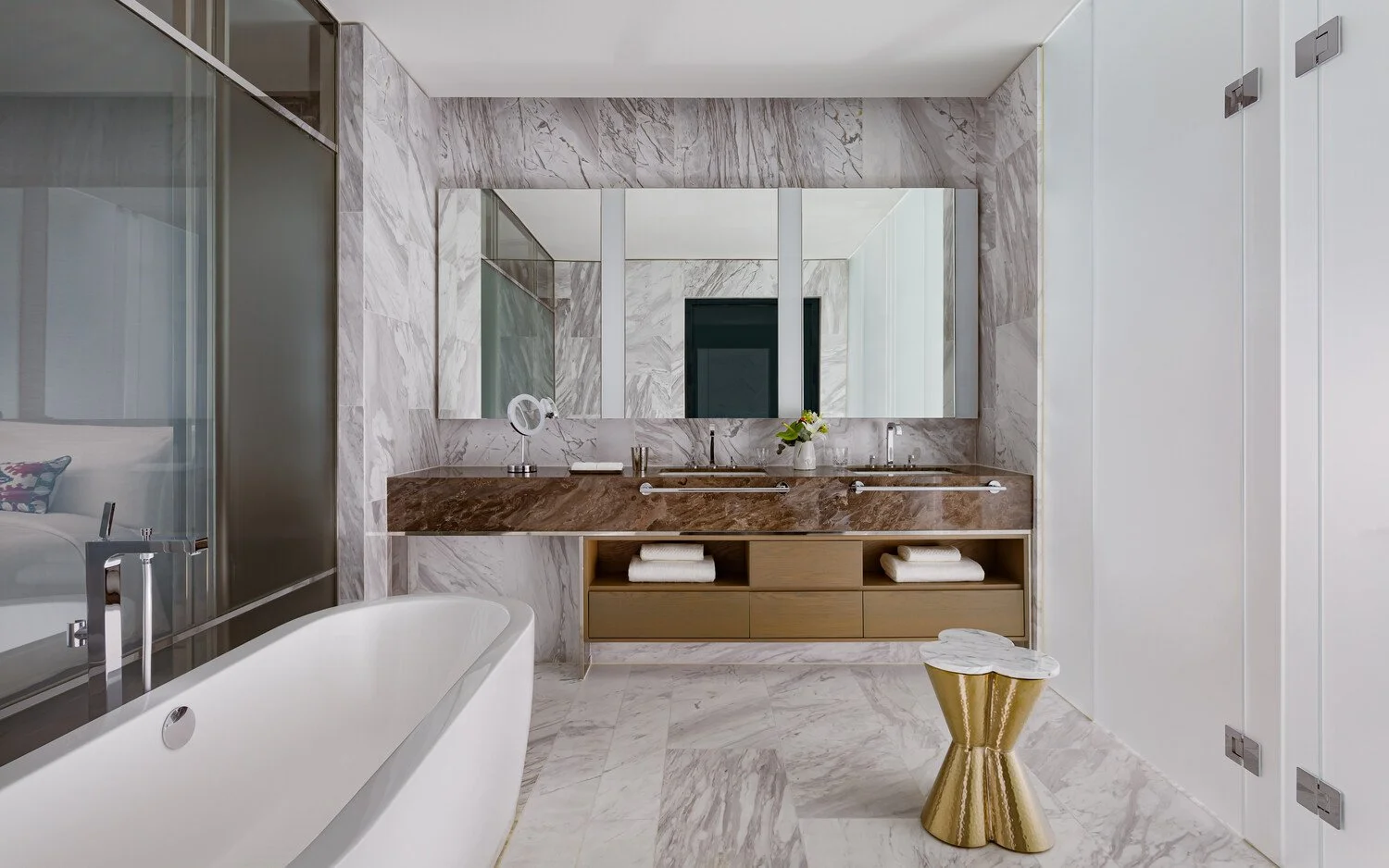 rz-gydrz-deluxe-room-12237-91244.jpg