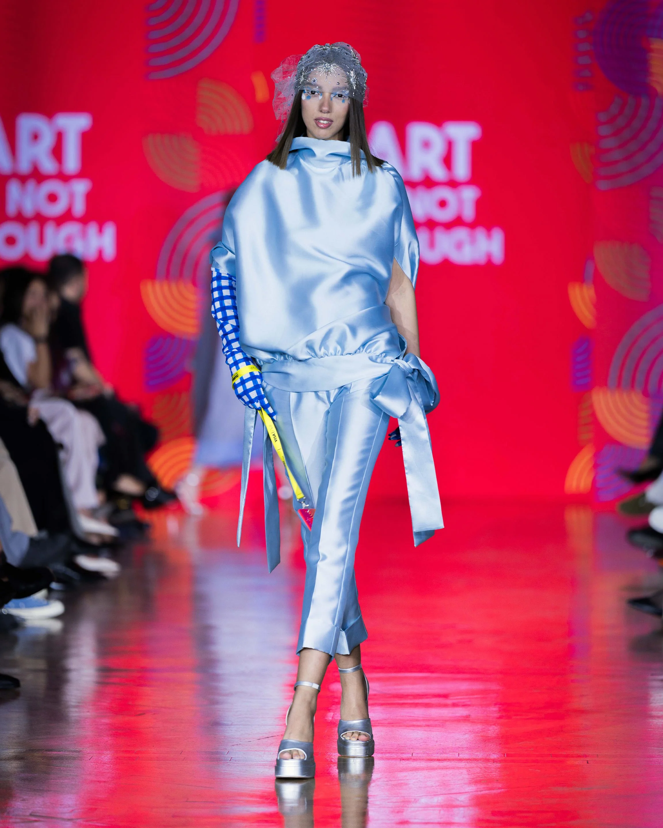 LOOK 11