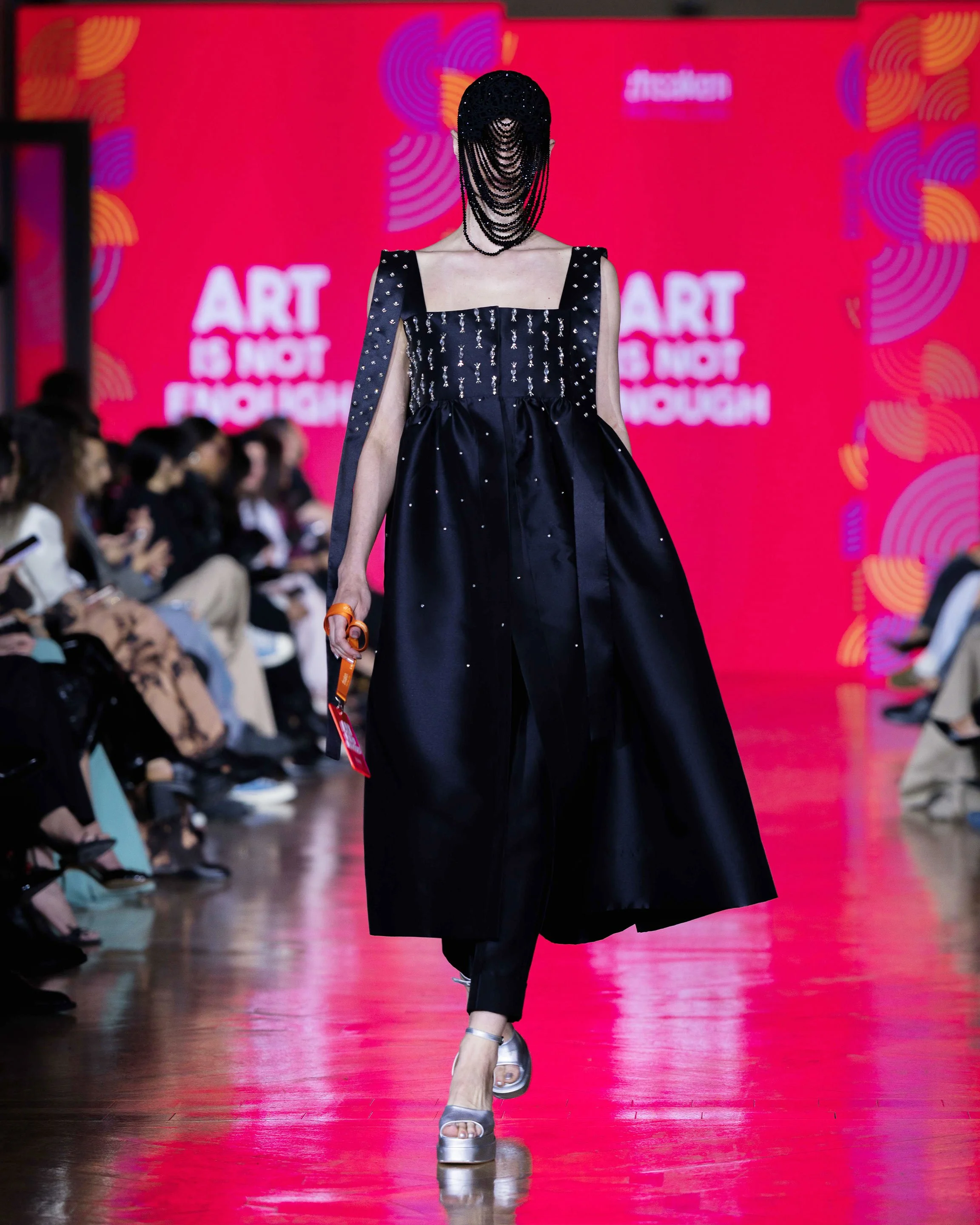 LOOK 26