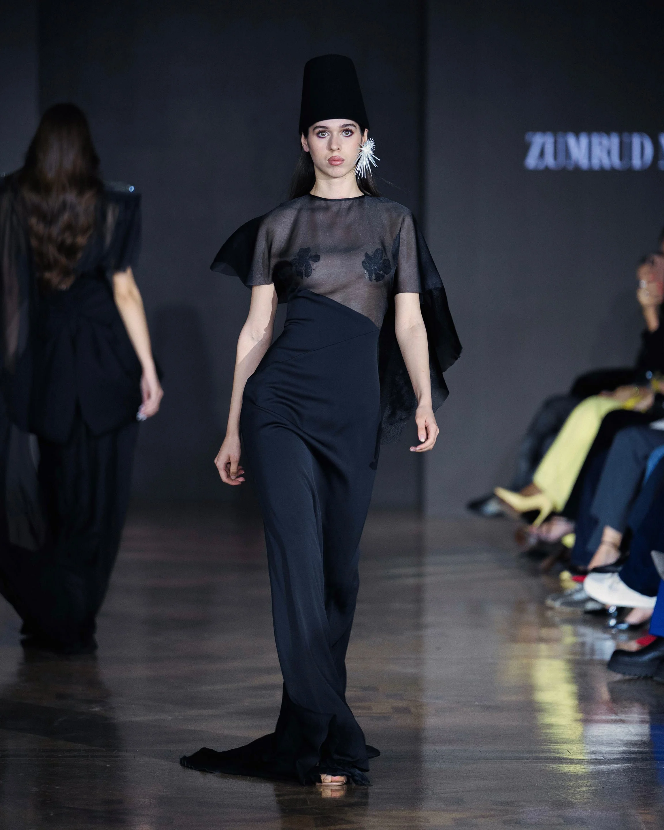 LOOK 11