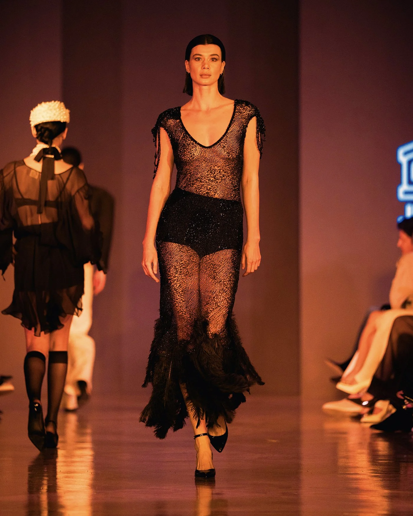 LOOK 10