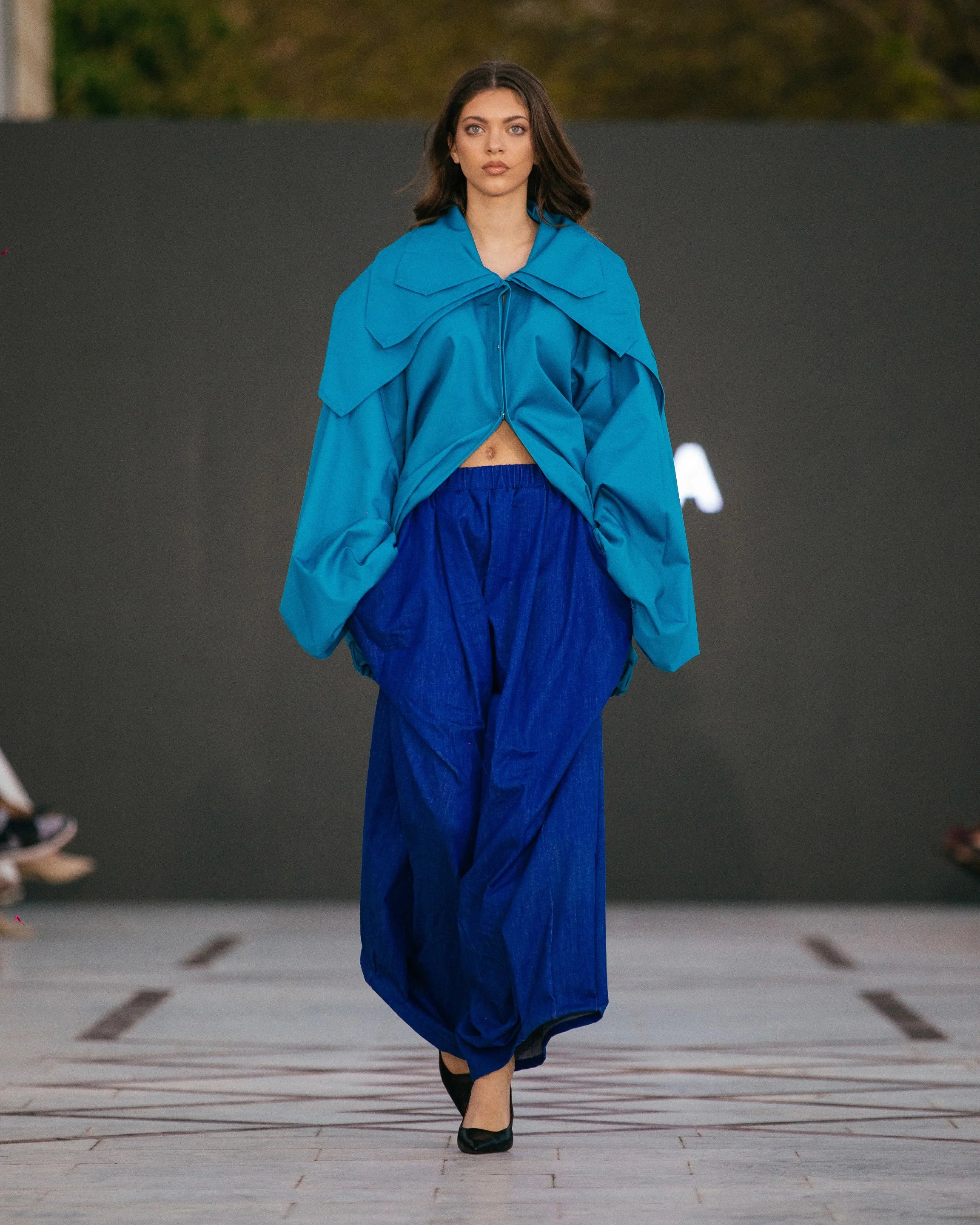 LOOK 18