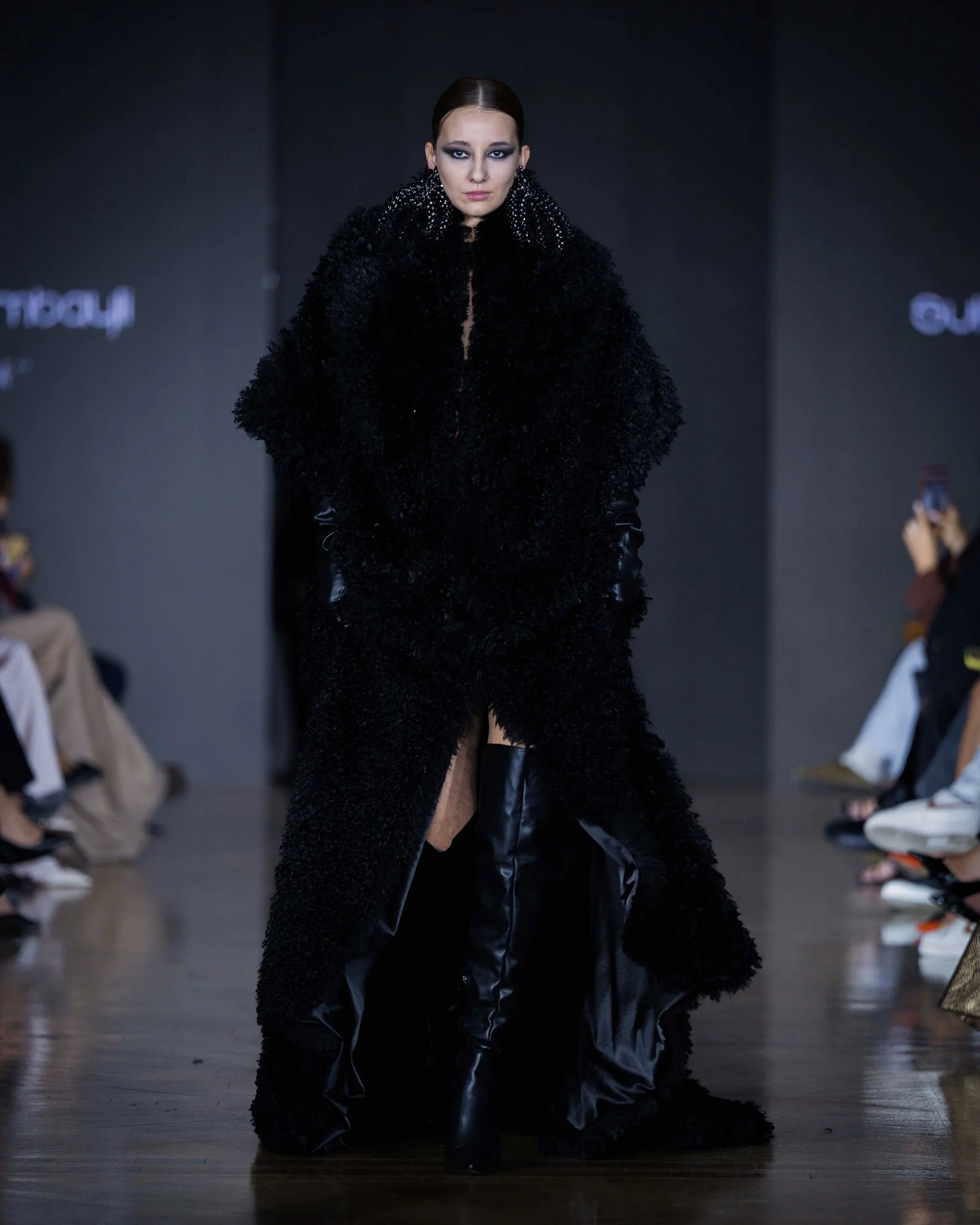 LOOK 13