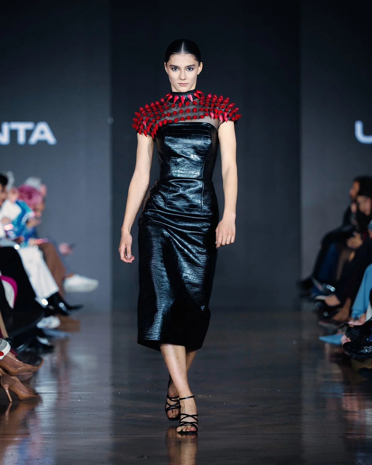 LOOK 19