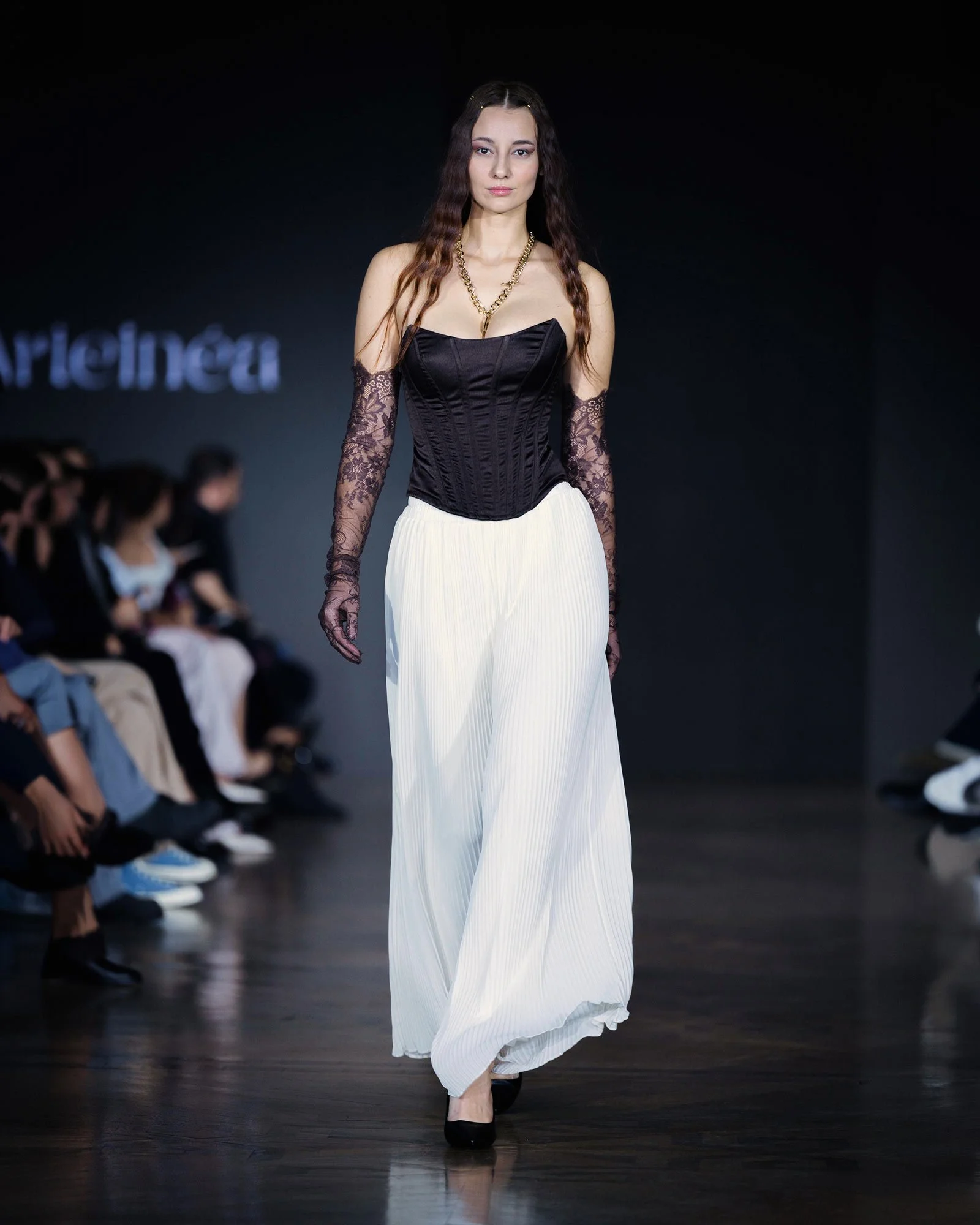 LOOK 13