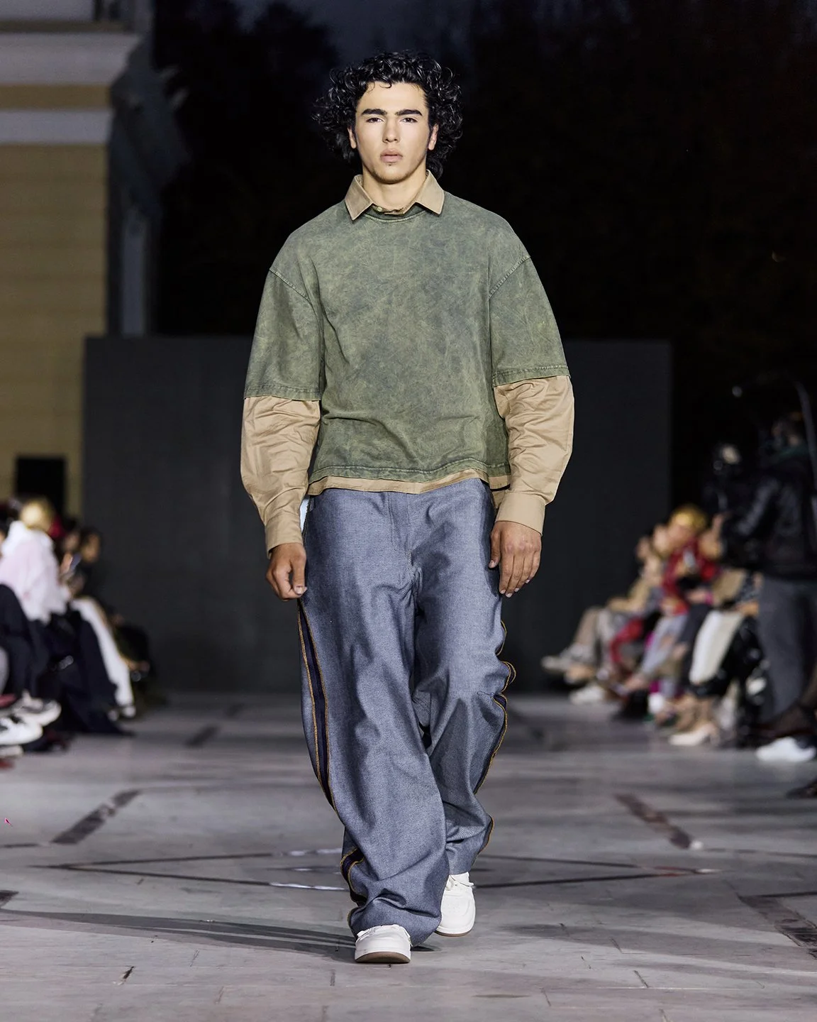 LOOK 17