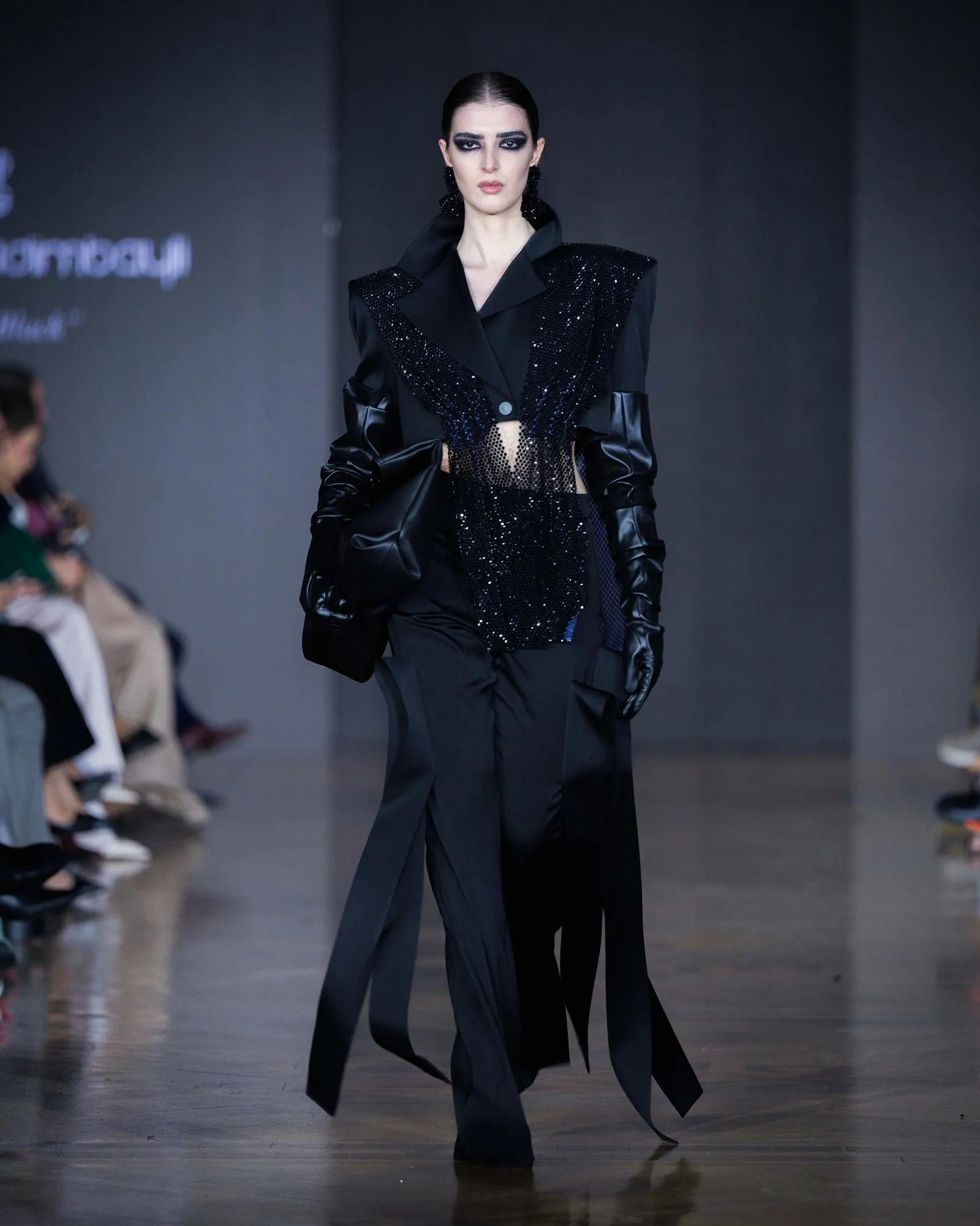 LOOK 24
