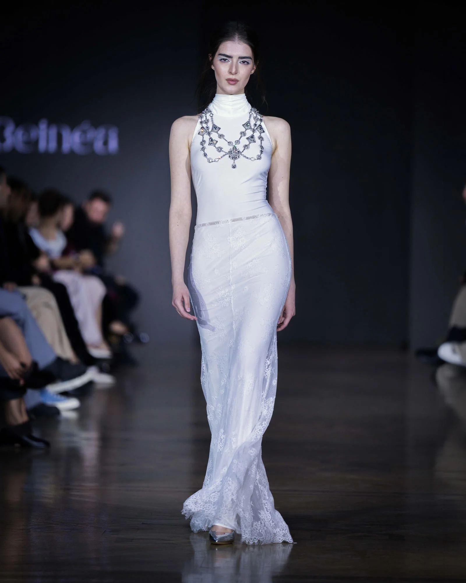 LOOK 12