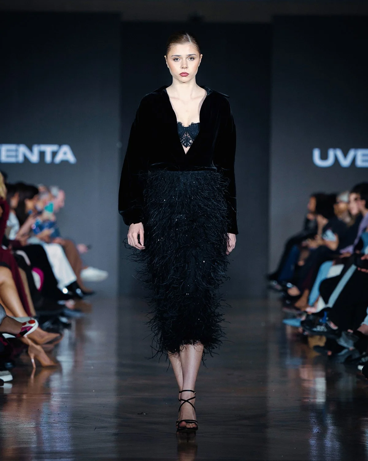 LOOK 17