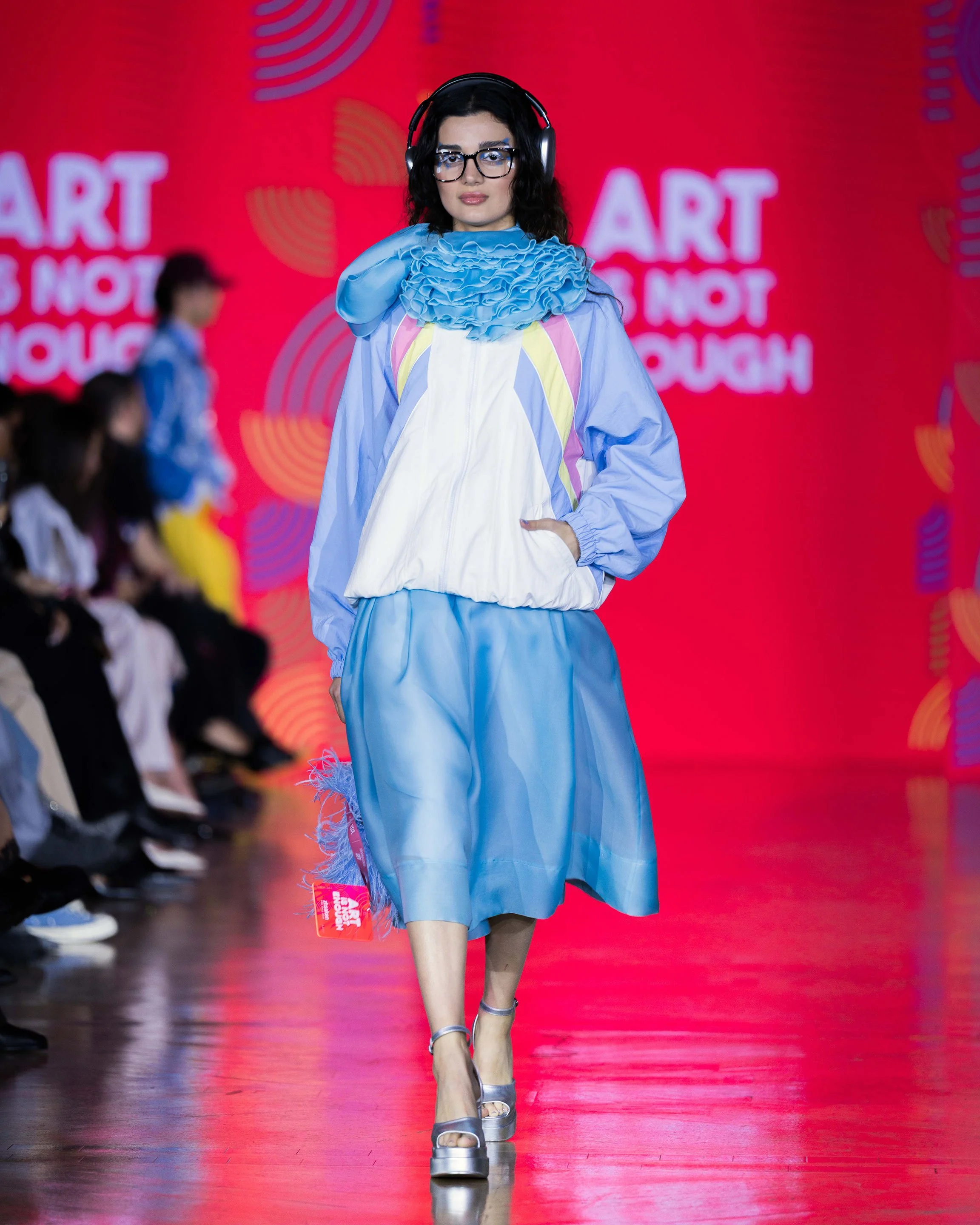 LOOK 14