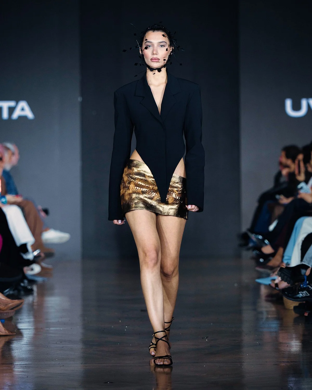 LOOK 10
