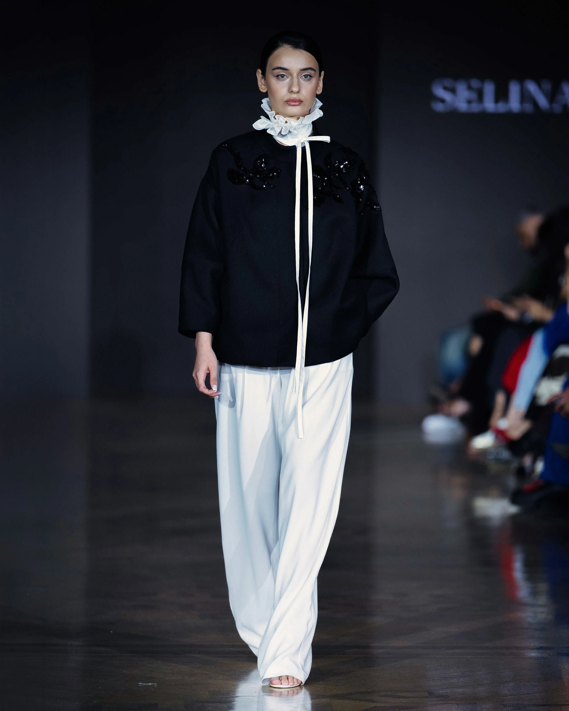 LOOK 26
